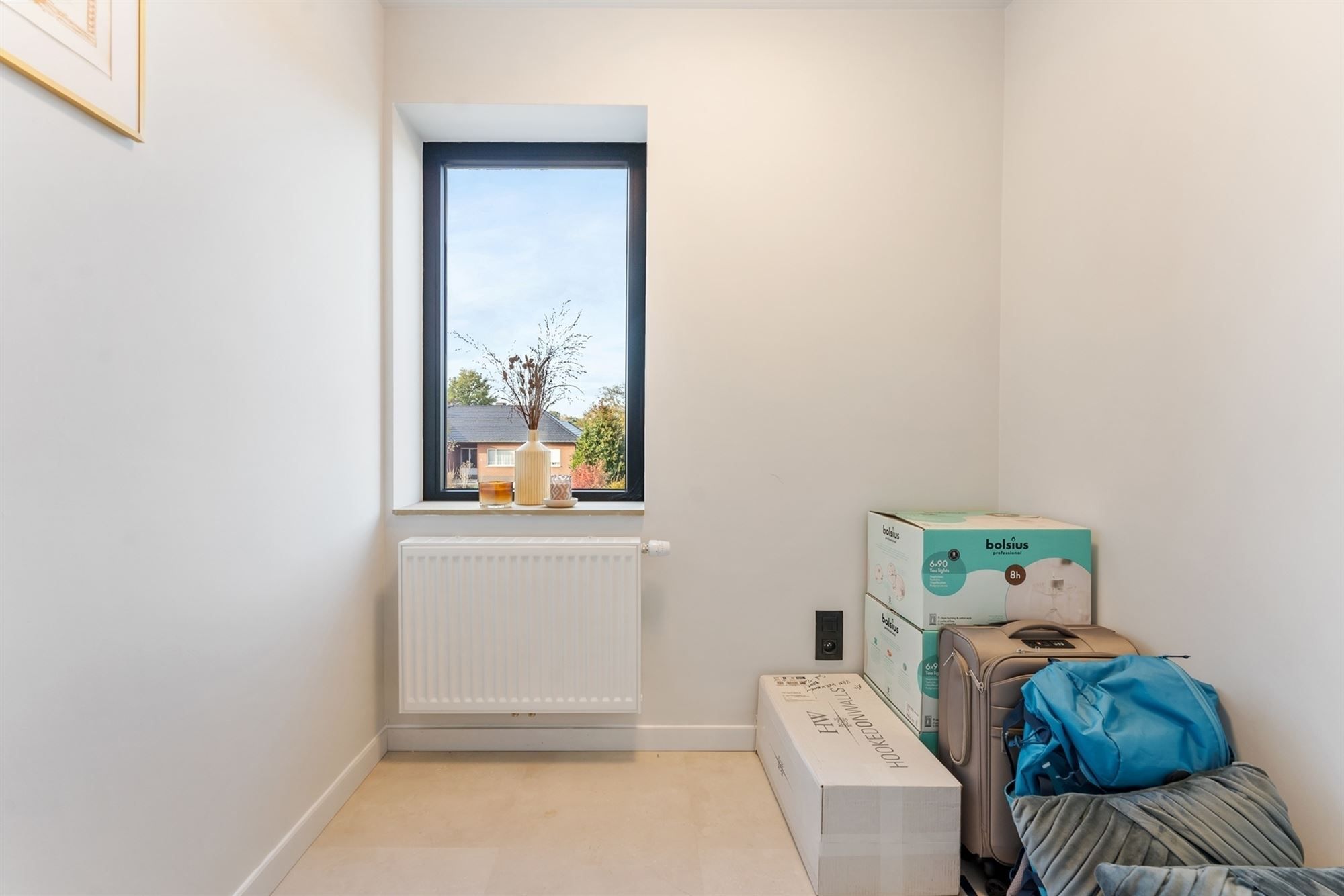 COMPLEET GERENOVEERDE WONING OP PERCEEL VAN BIJNA 8 ARE VLAK BIJ ZOLDER CENTRUM, OMGEVEN DOOR GROEN. foto 24