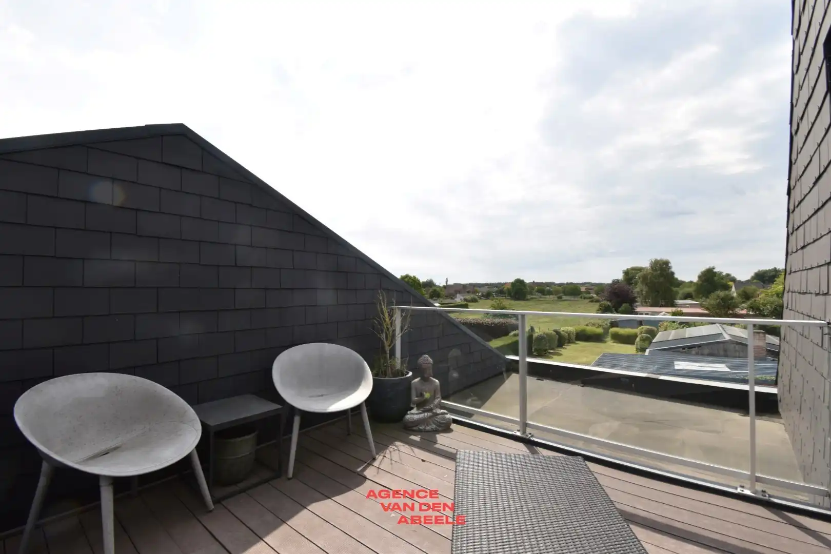 Opbrengsteigendom met 6 appartementen en 7 garages  foto 5