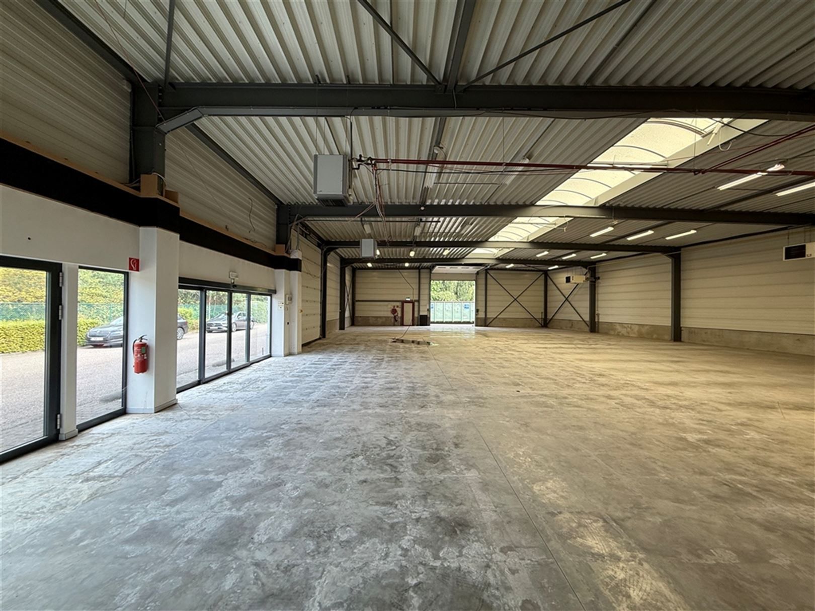 Showroom/Magazijn te Lommel foto 2