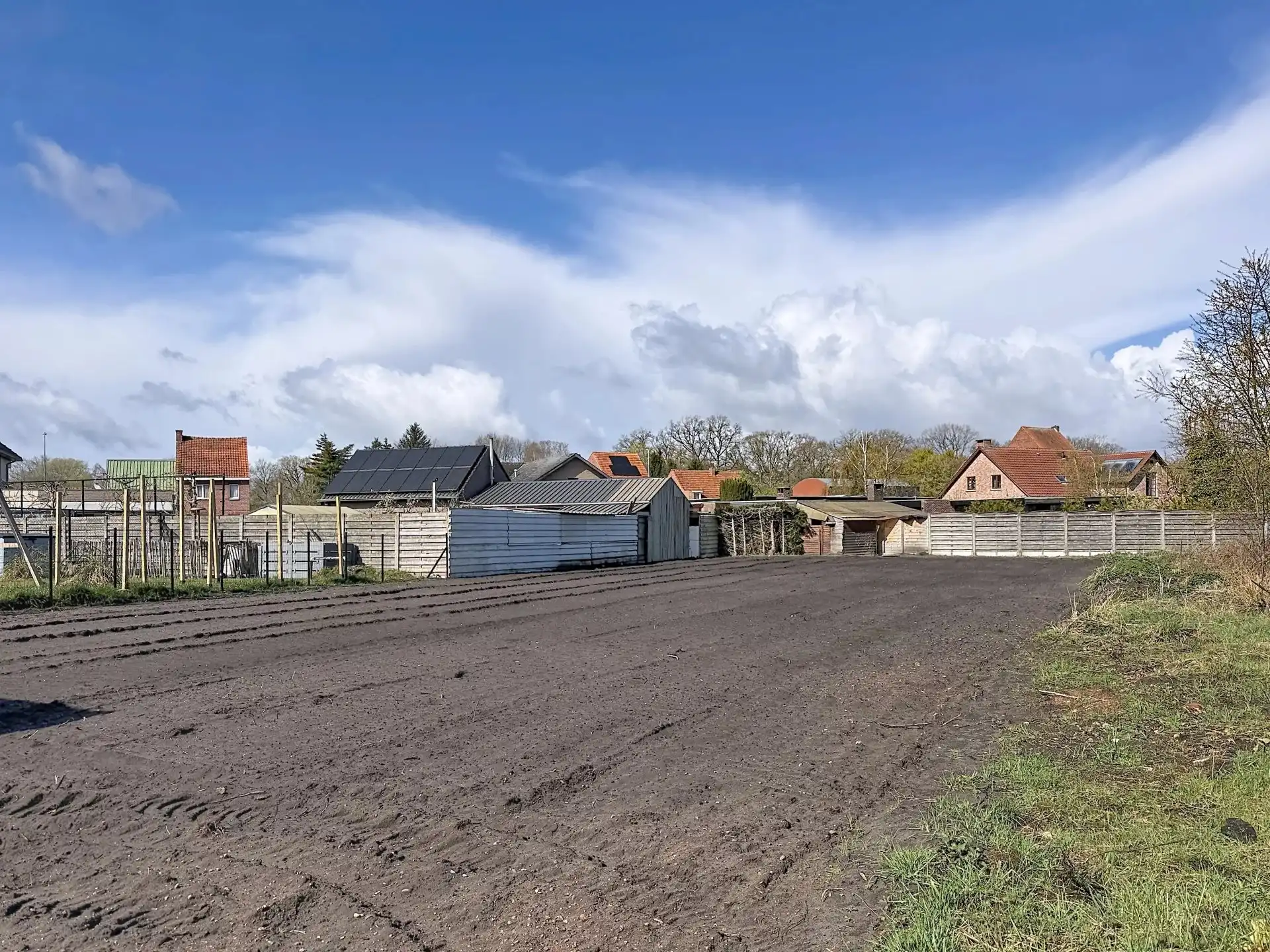 Zeer ruime en verzorgde woning met 5 slaapkamers en 2 badkamers op een groot perceel foto 48