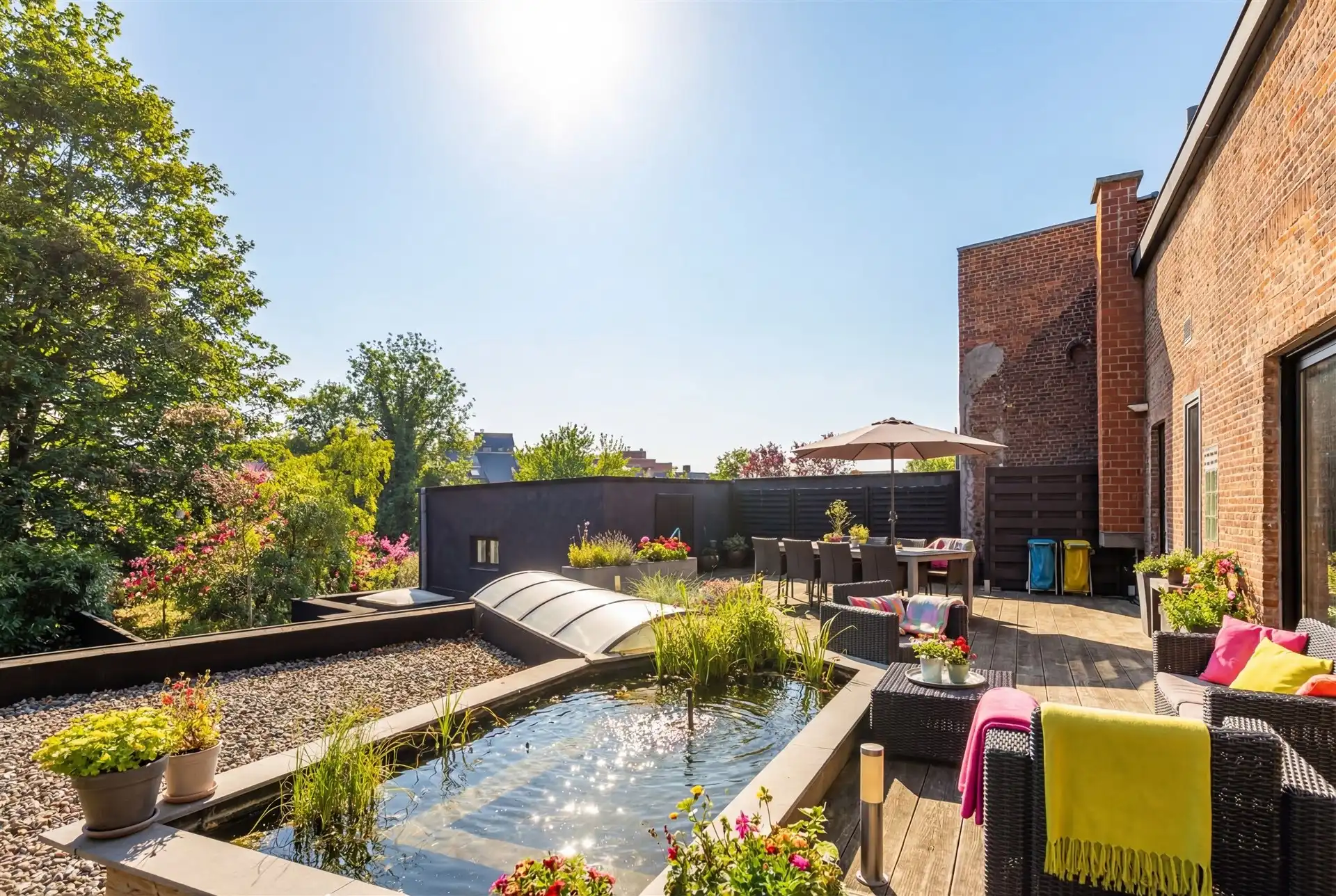 Prachtig winkelpand met duplex op groot perceel foto 26