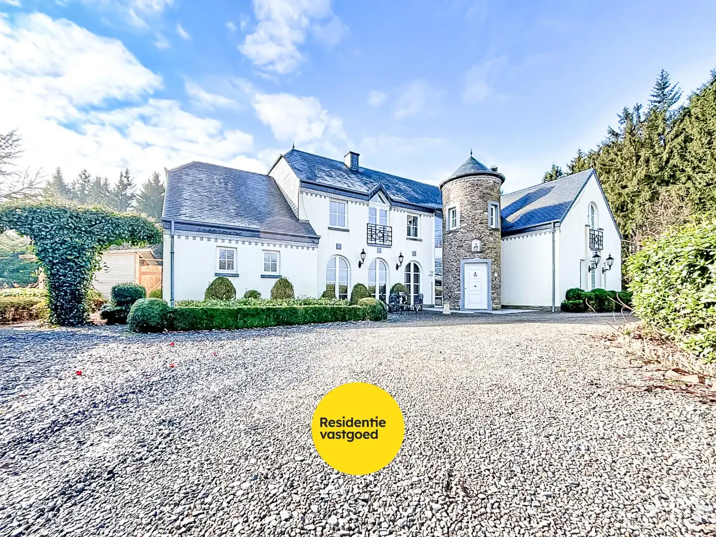 Rustieke Eigendom met Karakter te Tailles! foto {{pictureIndex}}