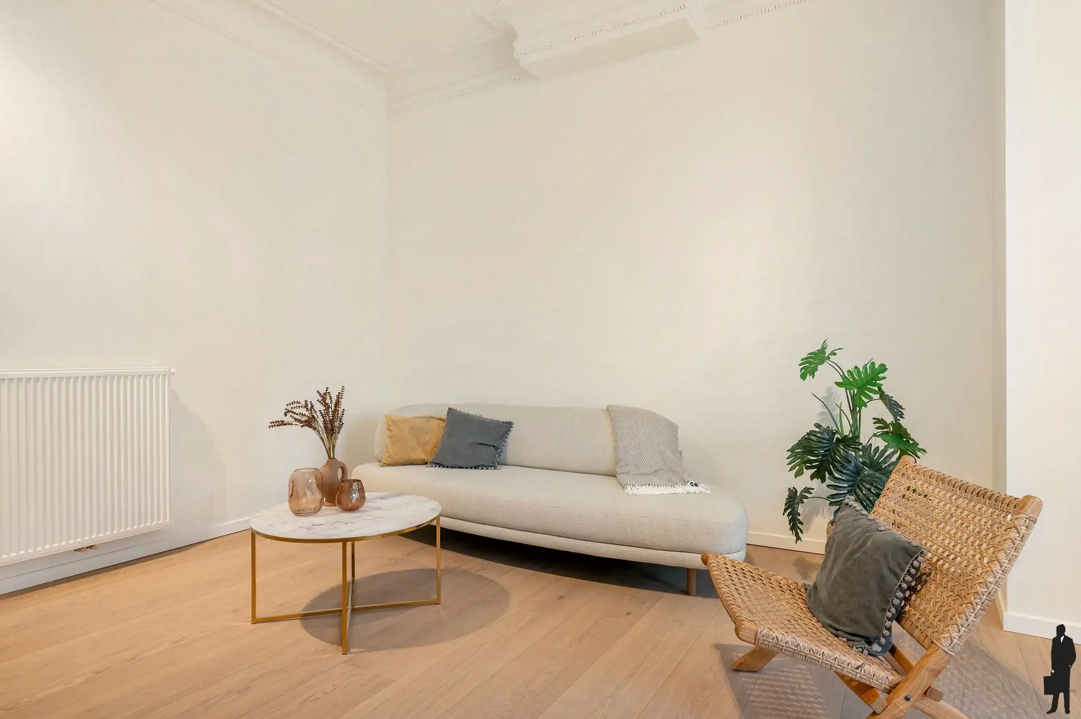 Gerenoveerd tweeslaapkamer appartement met balkons foto 8