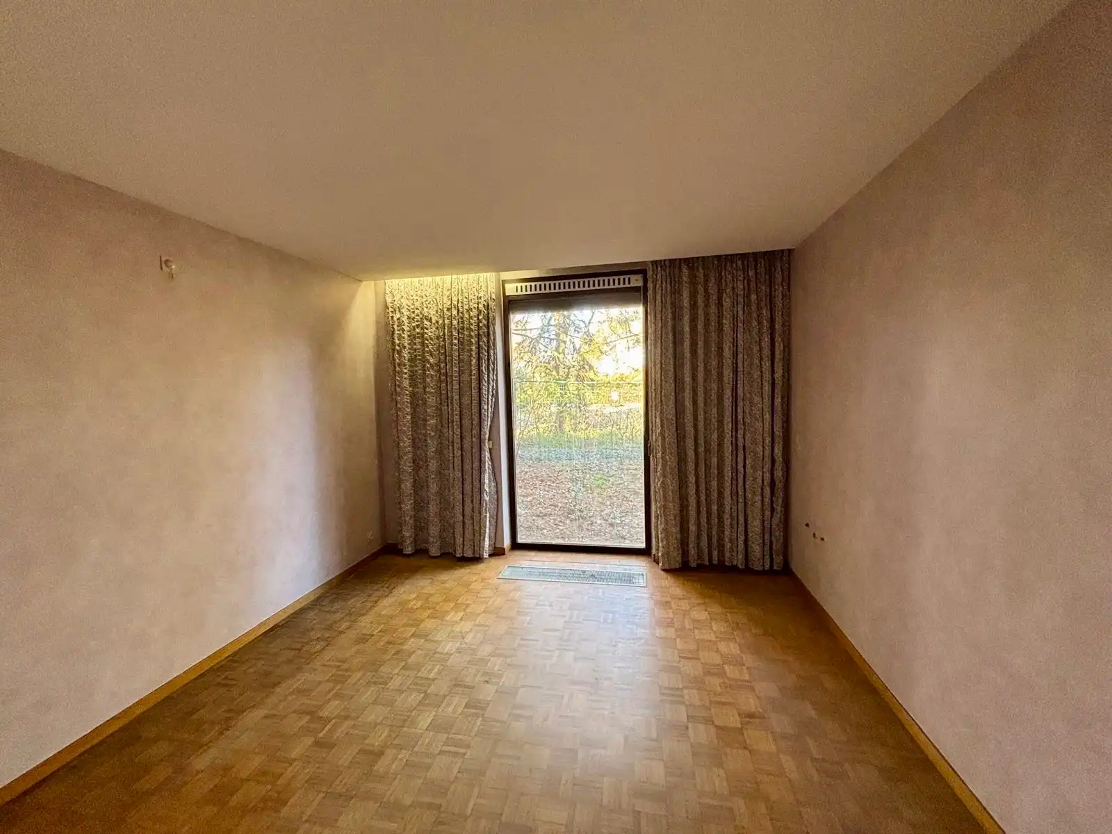 Te renoveren woning op 4769 m², grenzend aan natuurgebied De Keiheuvel foto 9