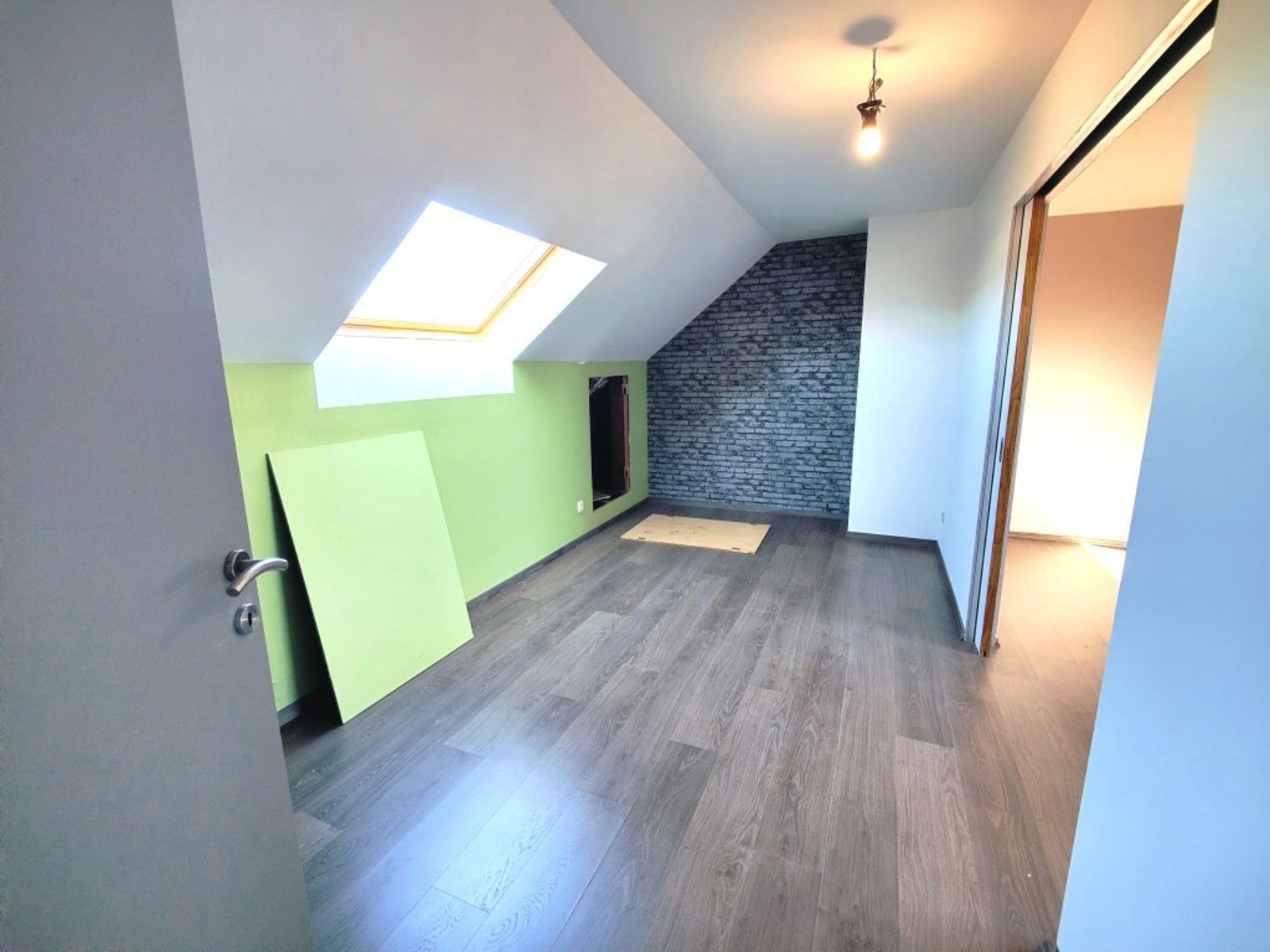 Ruim multifunctioneel pand met tuin foto 26