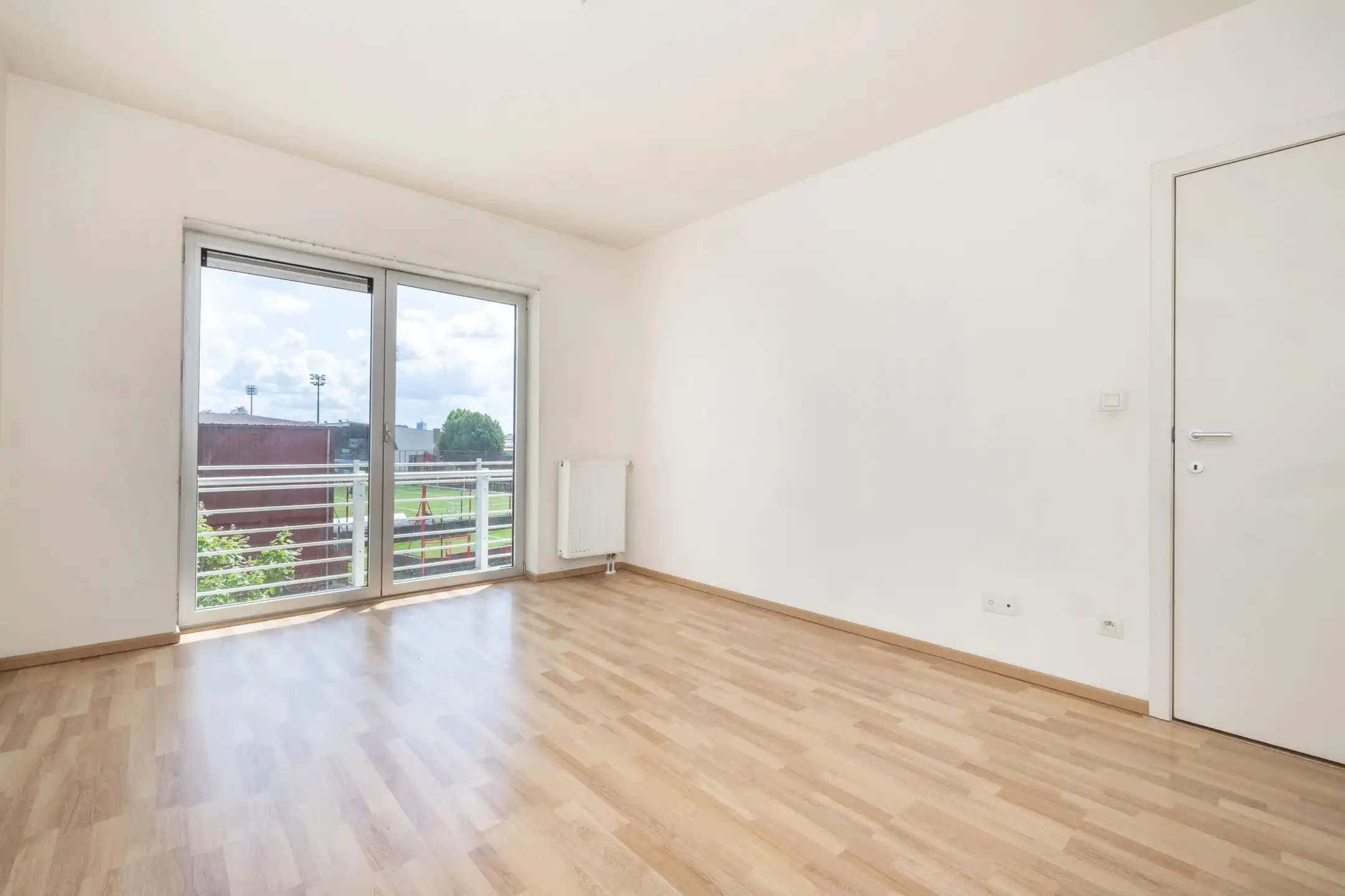 Appartement met 2 slaapkamers + kantoor met terras en P foto 6