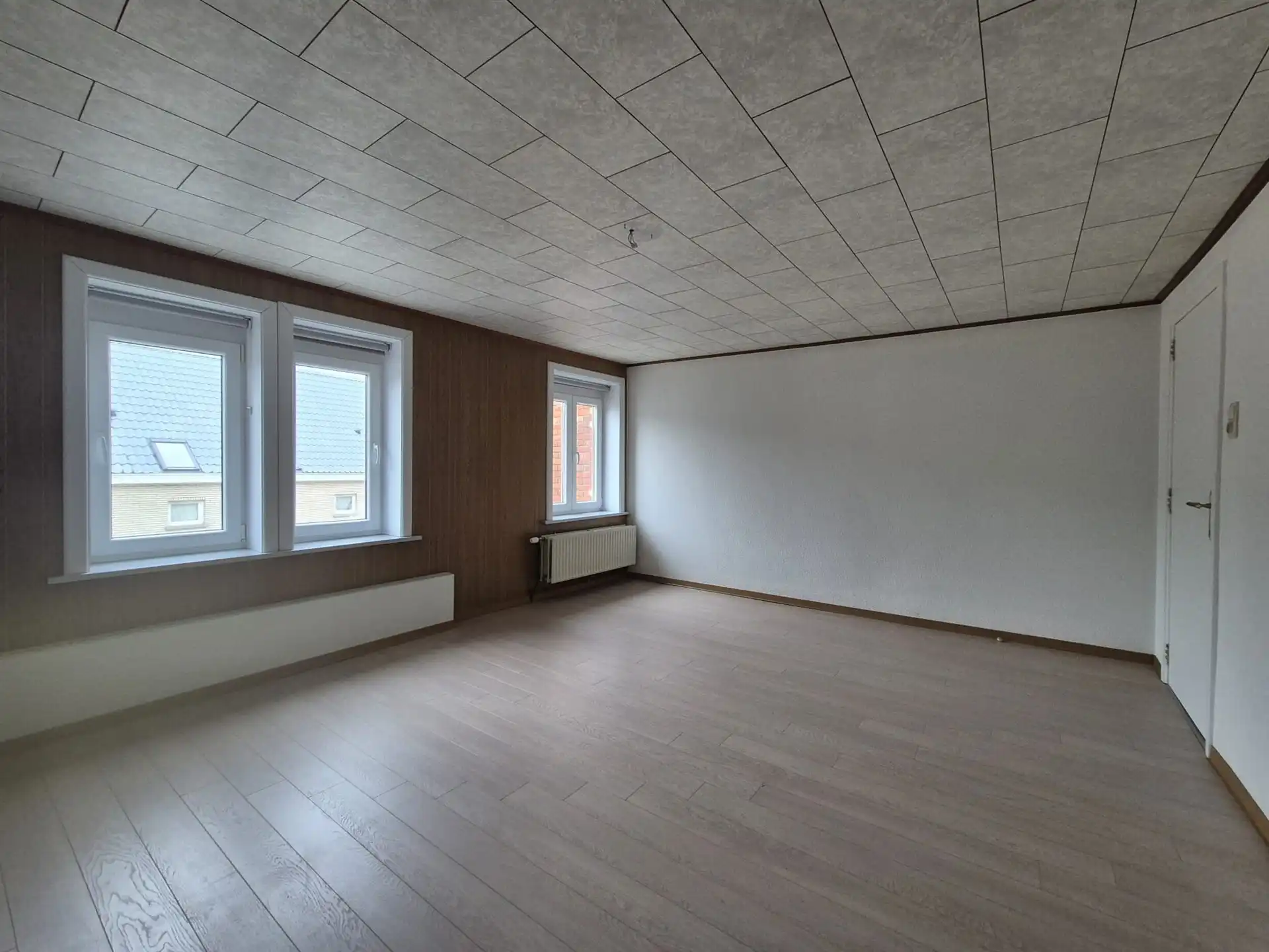 Ruime en instapklare woning met grote tuin en garage. foto 14