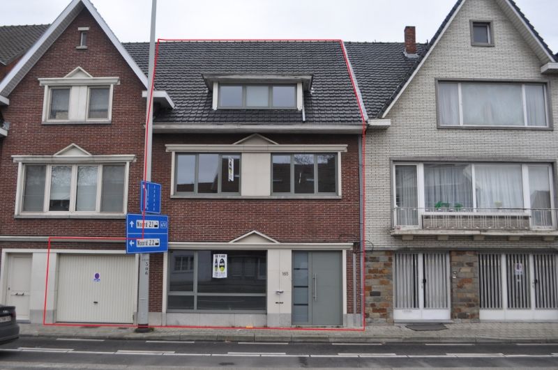 VOLLEDIG GERENOVEERDE RUIME WONING MET 4 SLPK'S AAN STADSRAND foto 21