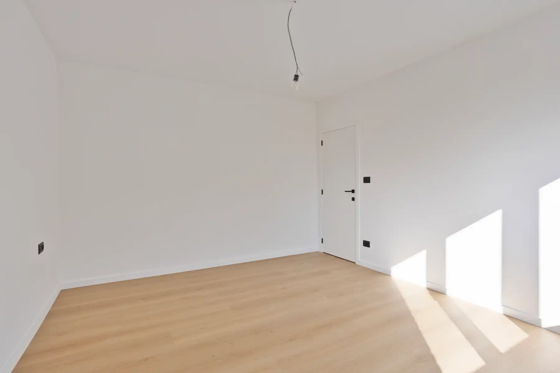 Volledig vernieuwde woning met 3 slaapkamers foto 14