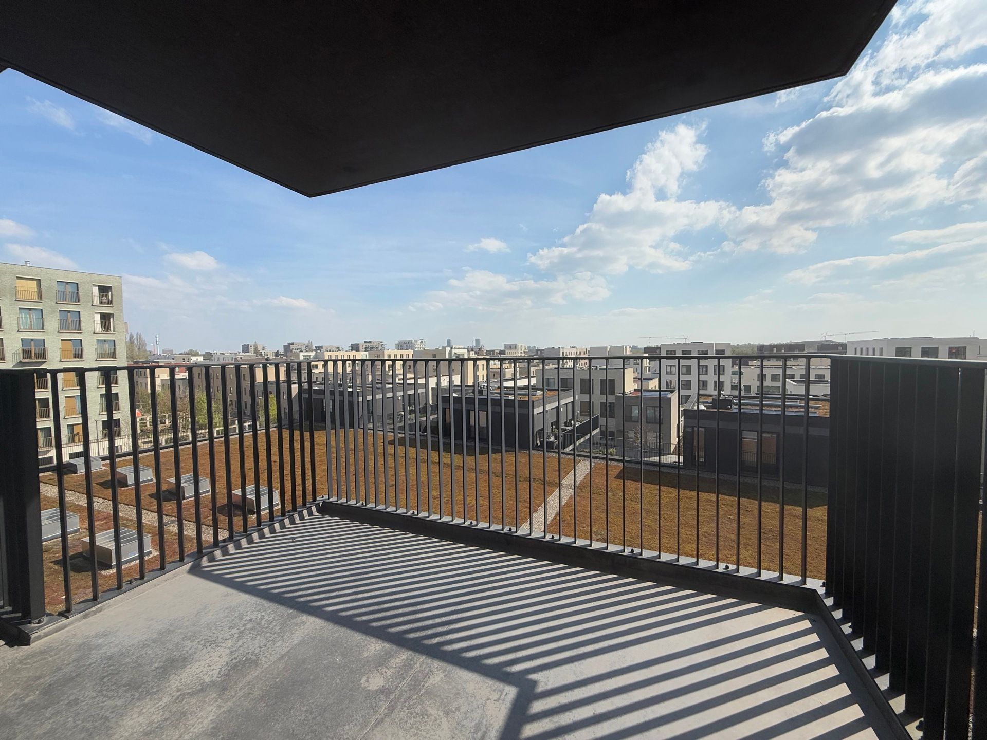 Recent appartement met 2 slaapkamers en een zonnig terras foto 4