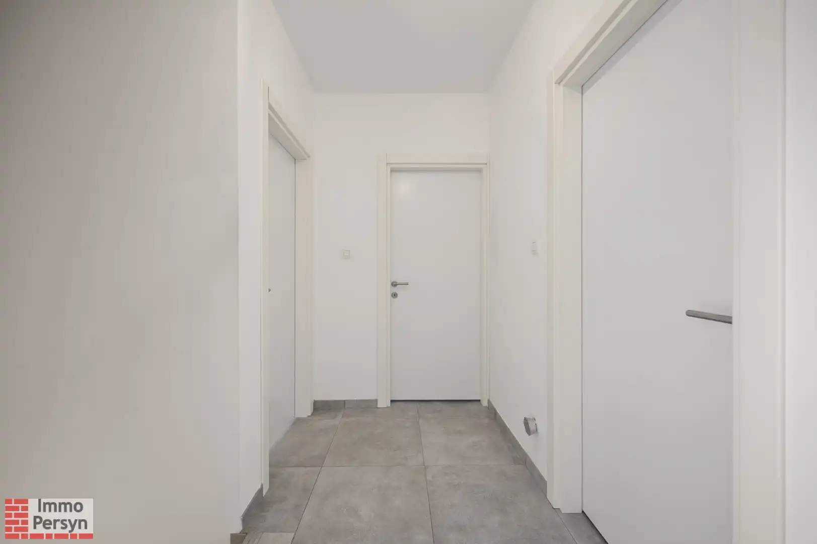 Energiezuinige recente gezinswoning  met 3 slaapkamers, garage en tuin te Leopoldsburg foto 2