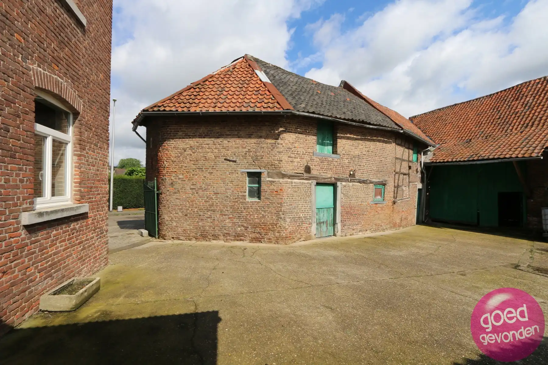 AUTHENTIEKE HOEVE MET WOONST EN GROND - PRACHTIGE LIGGING foto 43