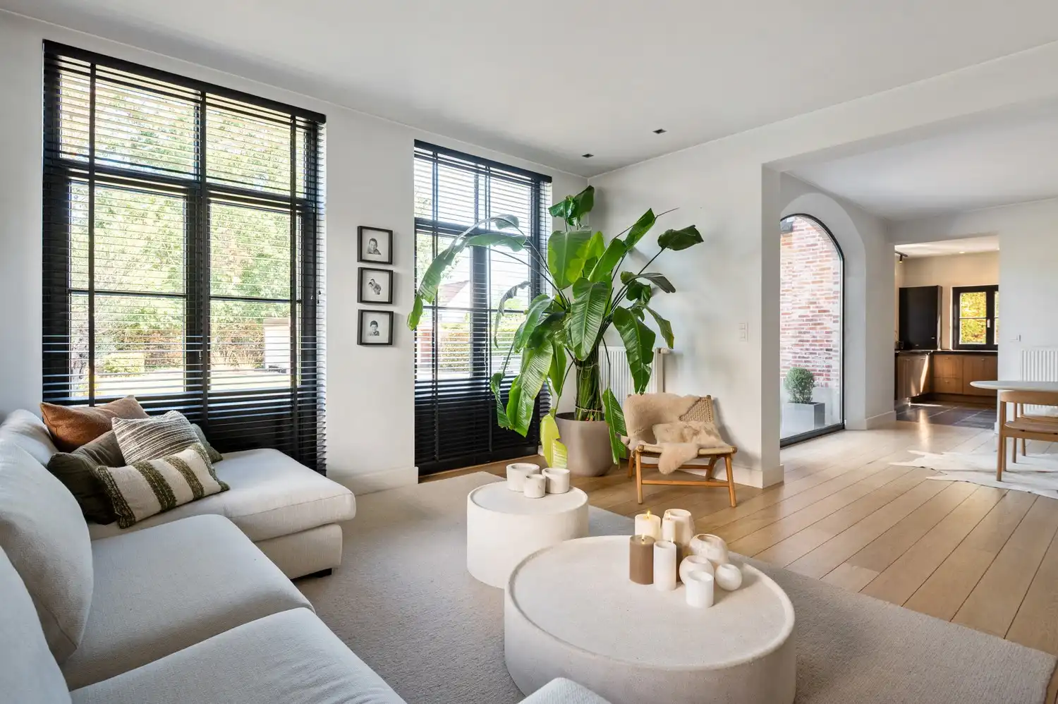 Prachtige villa met 3 slaapkamers, bureau en garage te koop op Toplocatie in Lier! foto 6