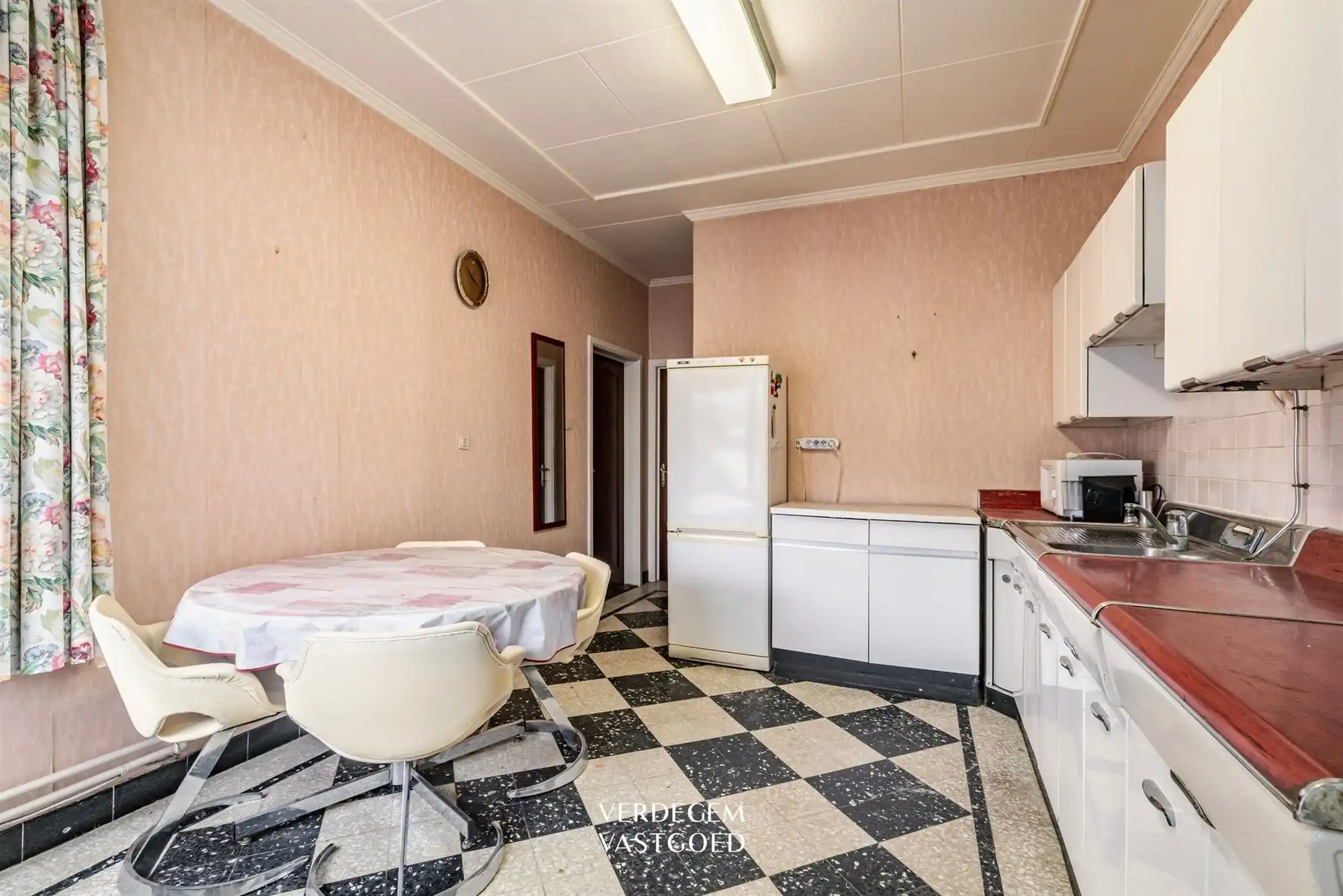 Zeer ruime en karaktervolle woning met 3 slaapkamers, garage en tuin foto 5