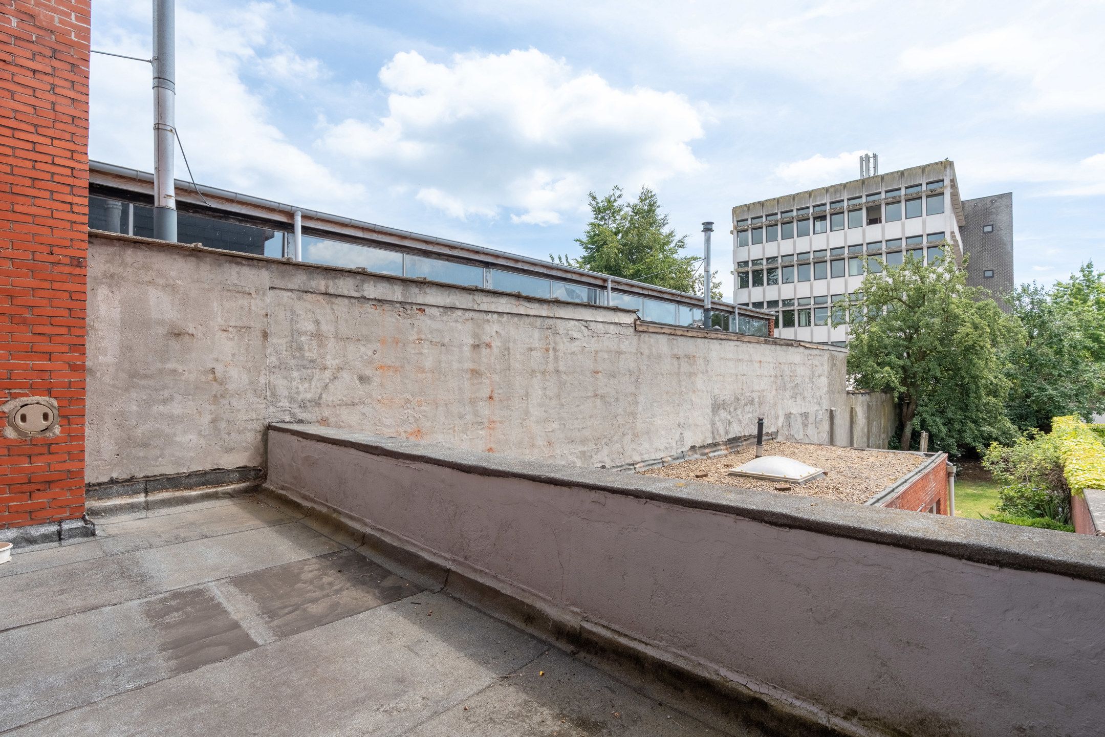Te renoveren woning met toffe tuin en garage in het centrum foto 34