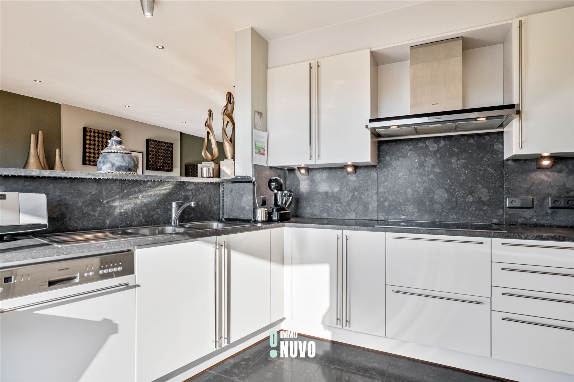 Penthouse met veel lichtinval en indrukwekkend uitzicht foto 6