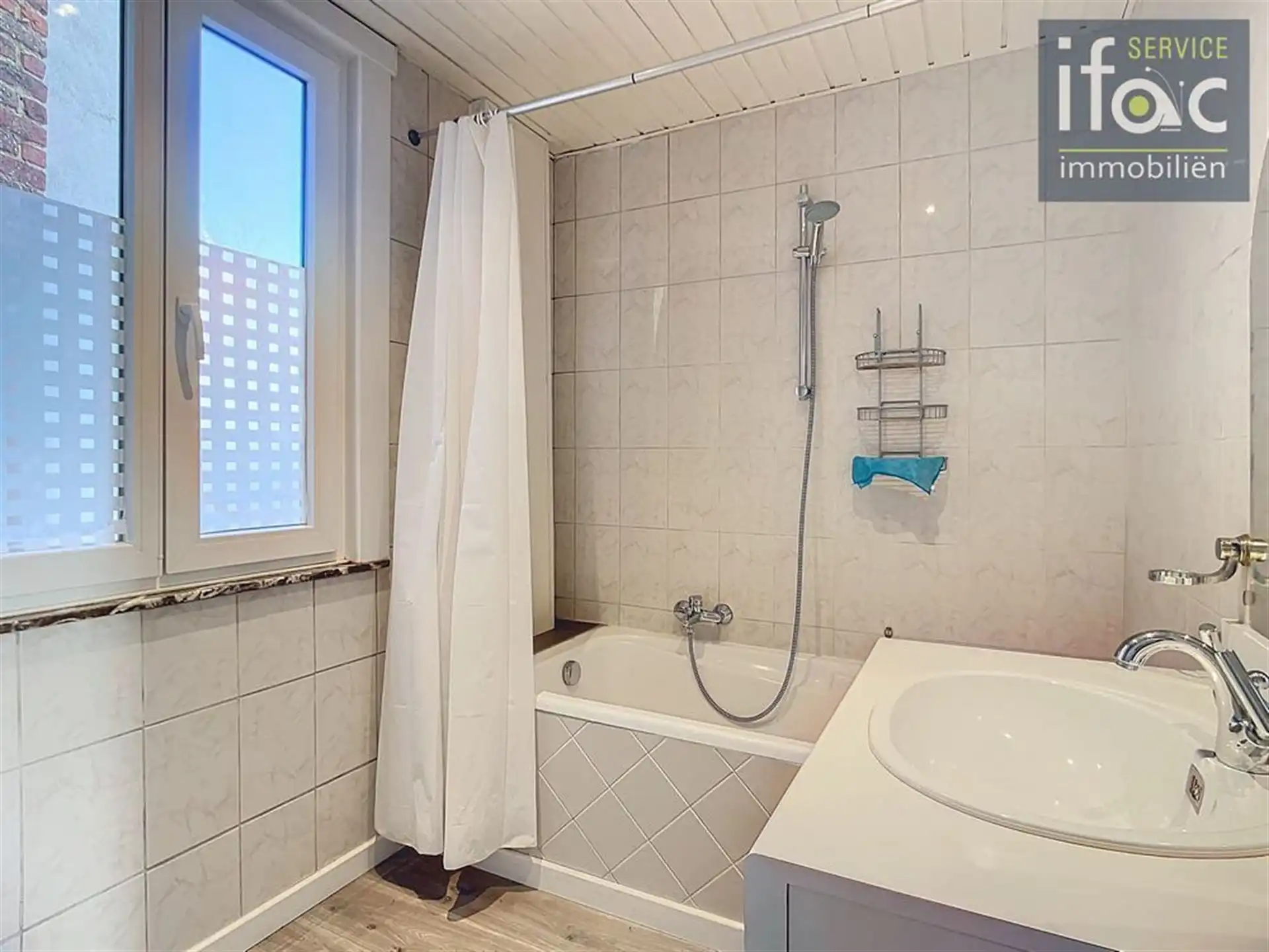 Opbrengstgebouw met handelsruimte en appartment foto 20