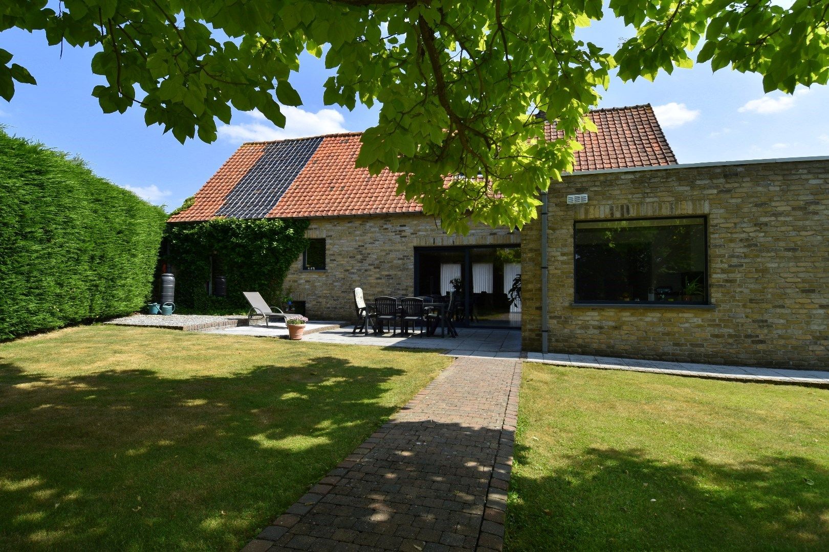 Hoofdfoto van de publicatie: Landelijk wonen in alle comfort én met 4 slaapkamers te Sint-Eloois-Winkel
