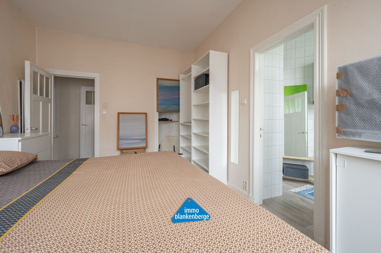 Lichtrijk appartement met hoge plafonds op wandelafstand van het centrum foto 9