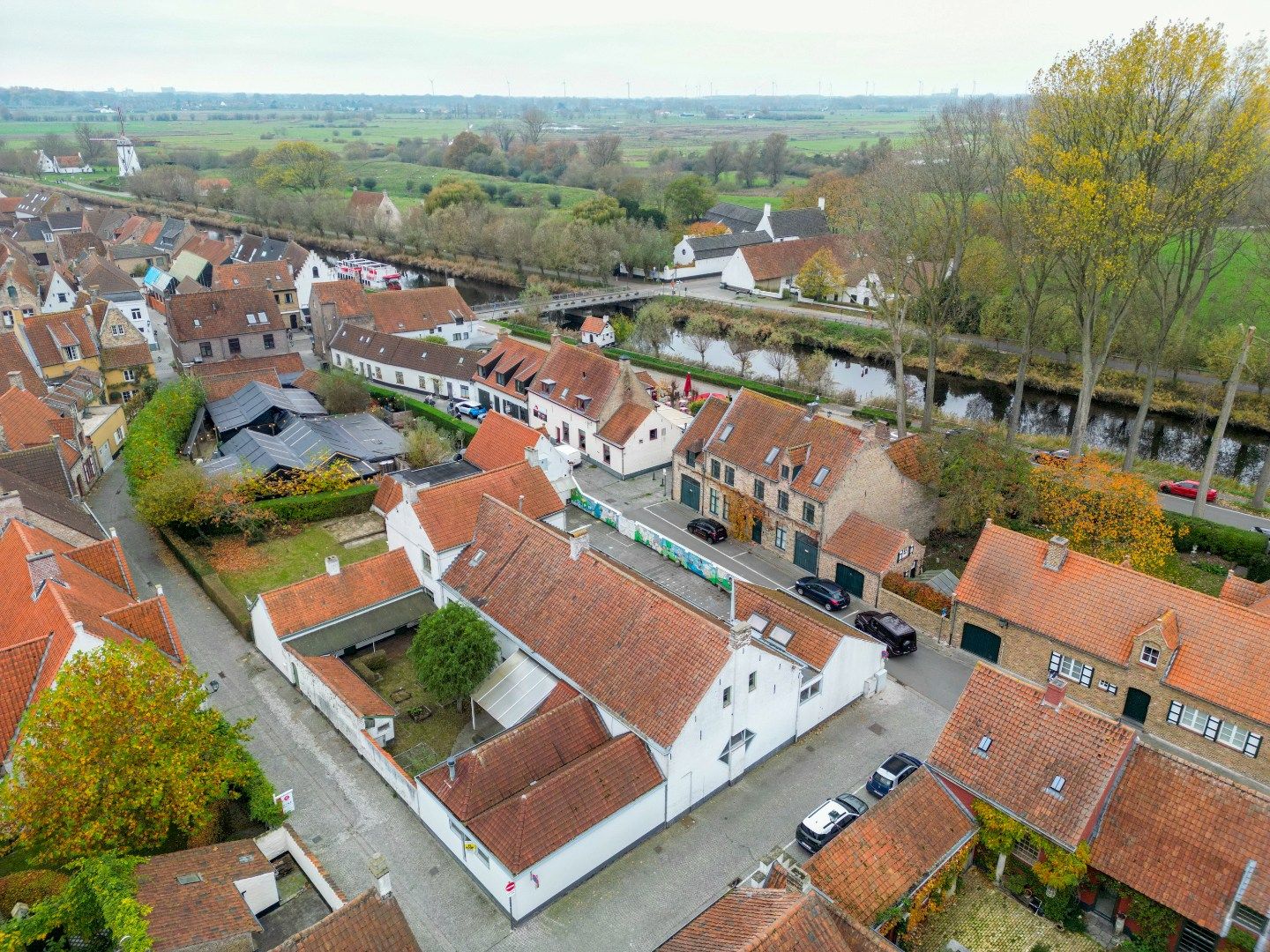 Voormalige schoolgebouwen - centrum Damme foto 2