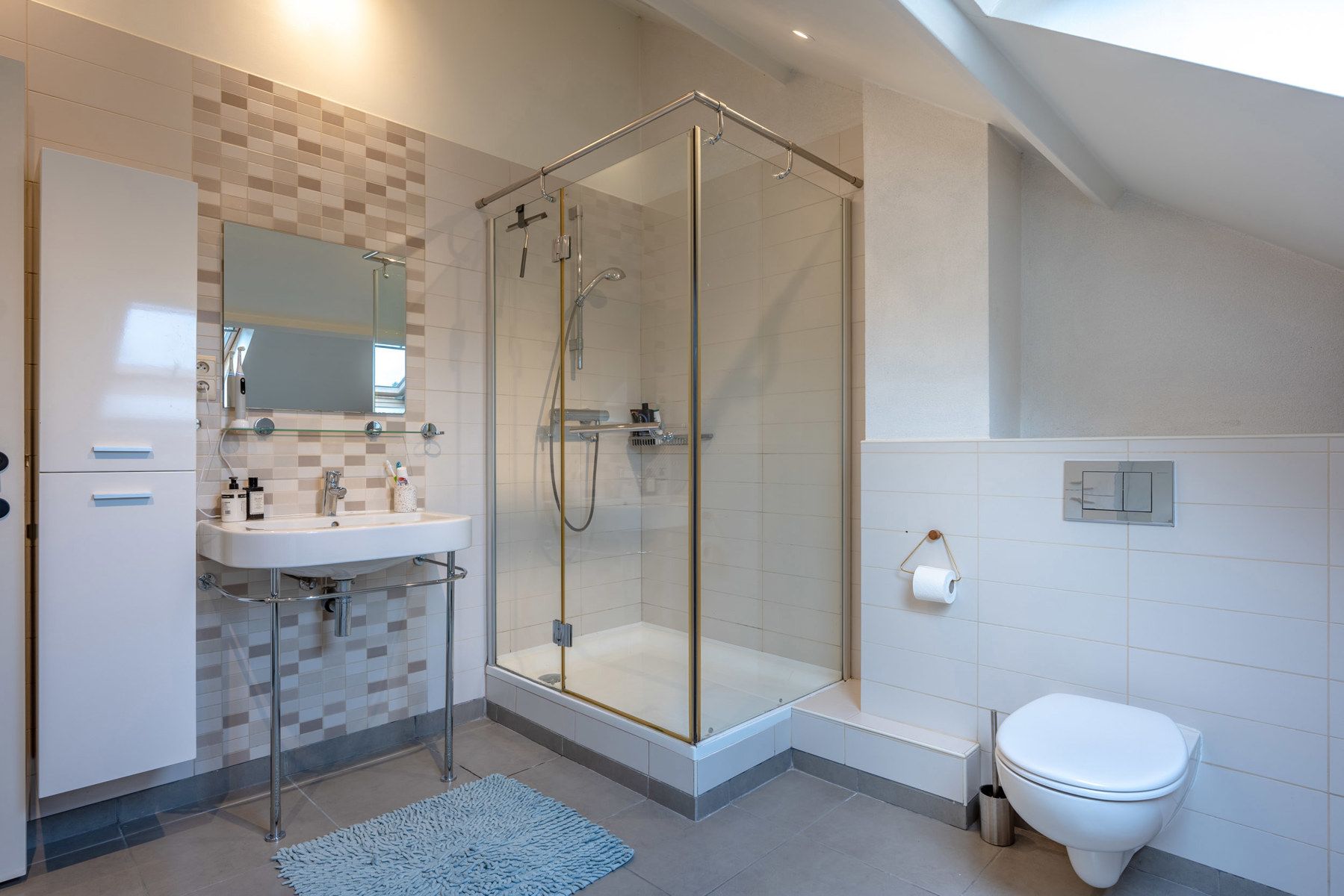 Instapklare woning in het hartje van Schoten! foto 12
