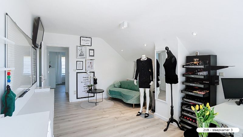 EXCLUSIEF PERFECT AFGEWERKTE MODERNE VILLA (330m²) OP TOPLOCATIE EN PRACHTIGE TUIN foto 22