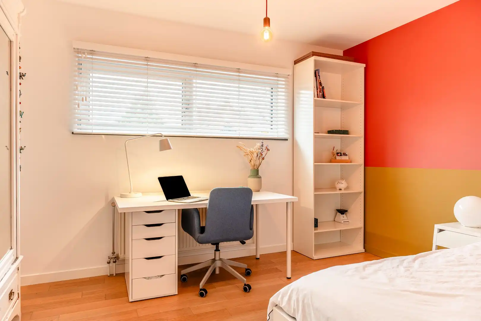 Een instapklare, ruime gezinswoning met top ligging te Zwijndrecht! foto 12