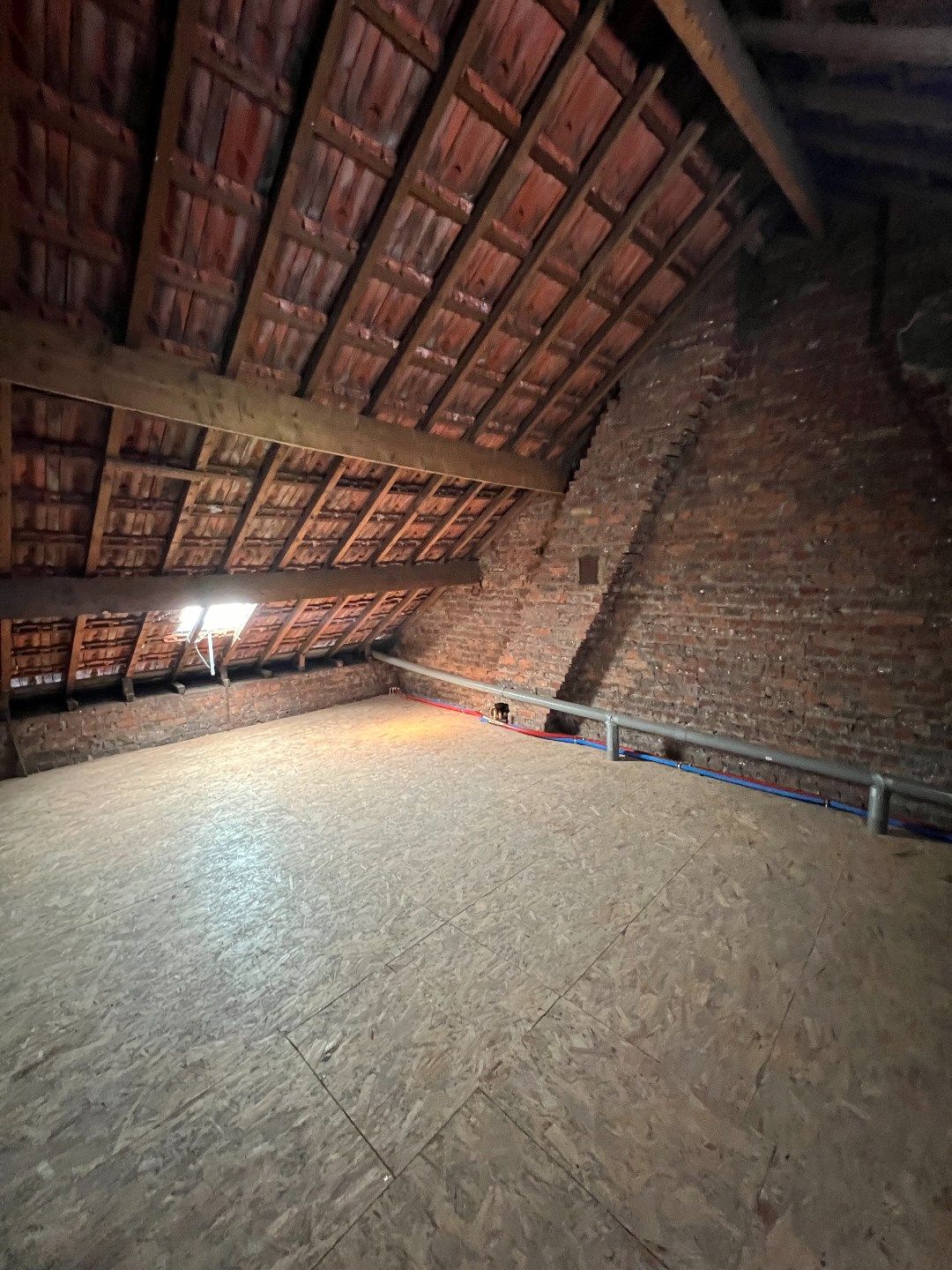 Volledig gerenoveerde woning met 2 slpks en 90 m² tuin op toplocatie in Tienen. foto 12