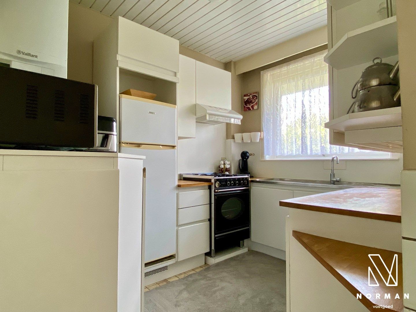 Appartement met 2 slaapkamers, garage en terras in centrum Kortrijk foto 6