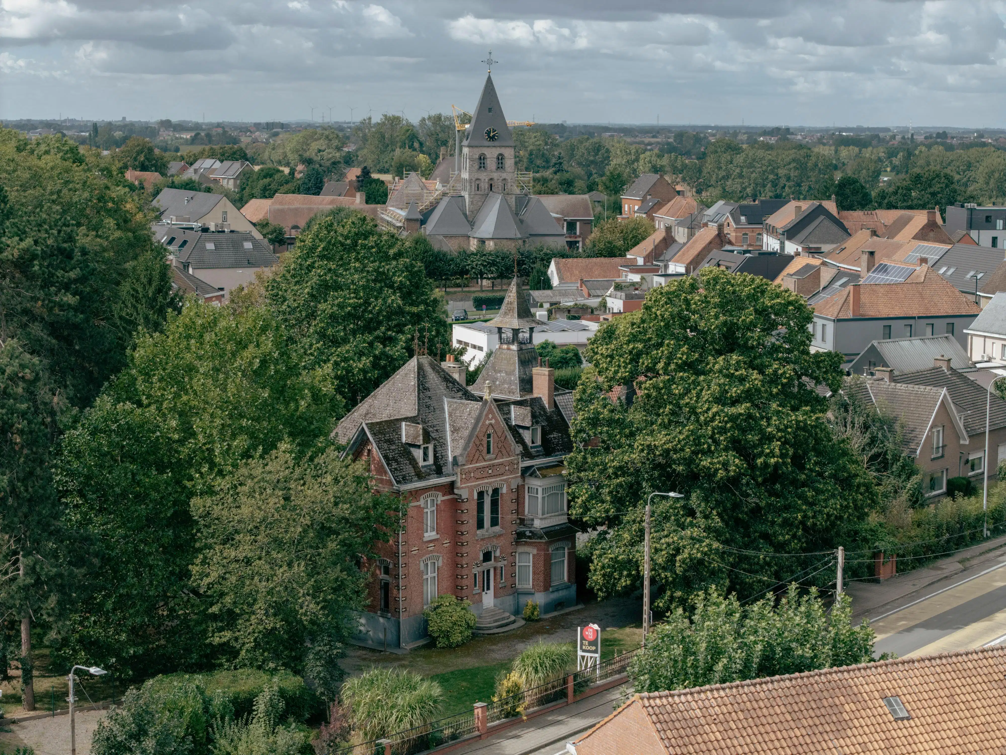Karaktervol landhuis te koop in Anzegem foto 3