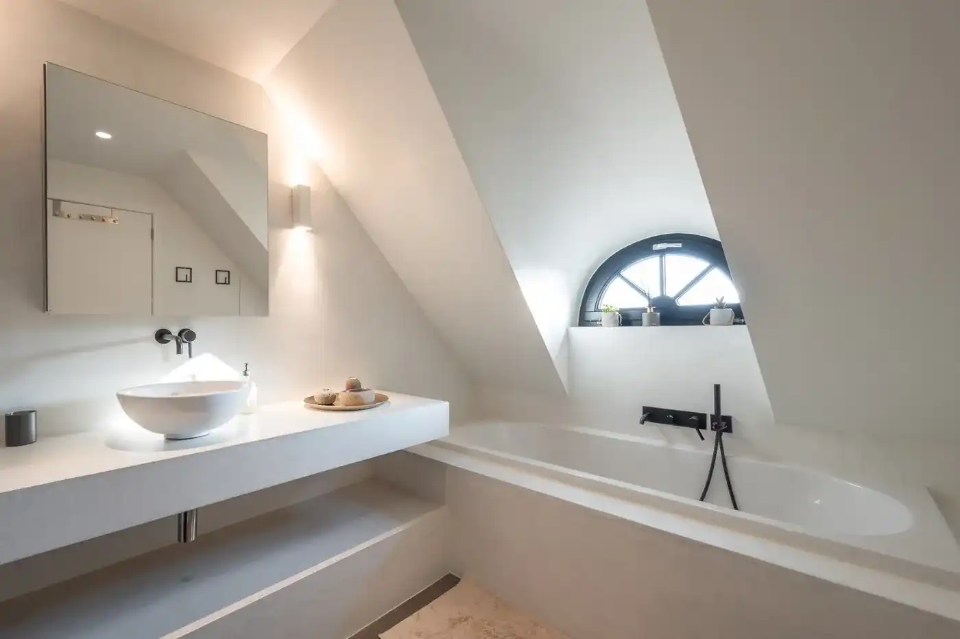 Charmante alleenstaande villa verscholen in een rustige laan te Knokke foto 16