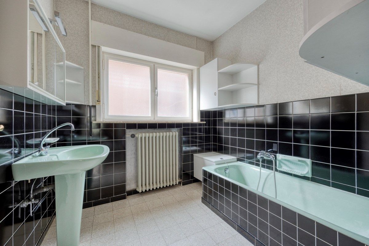 Ruime woning met tuin en 6 slaapkamers foto 19