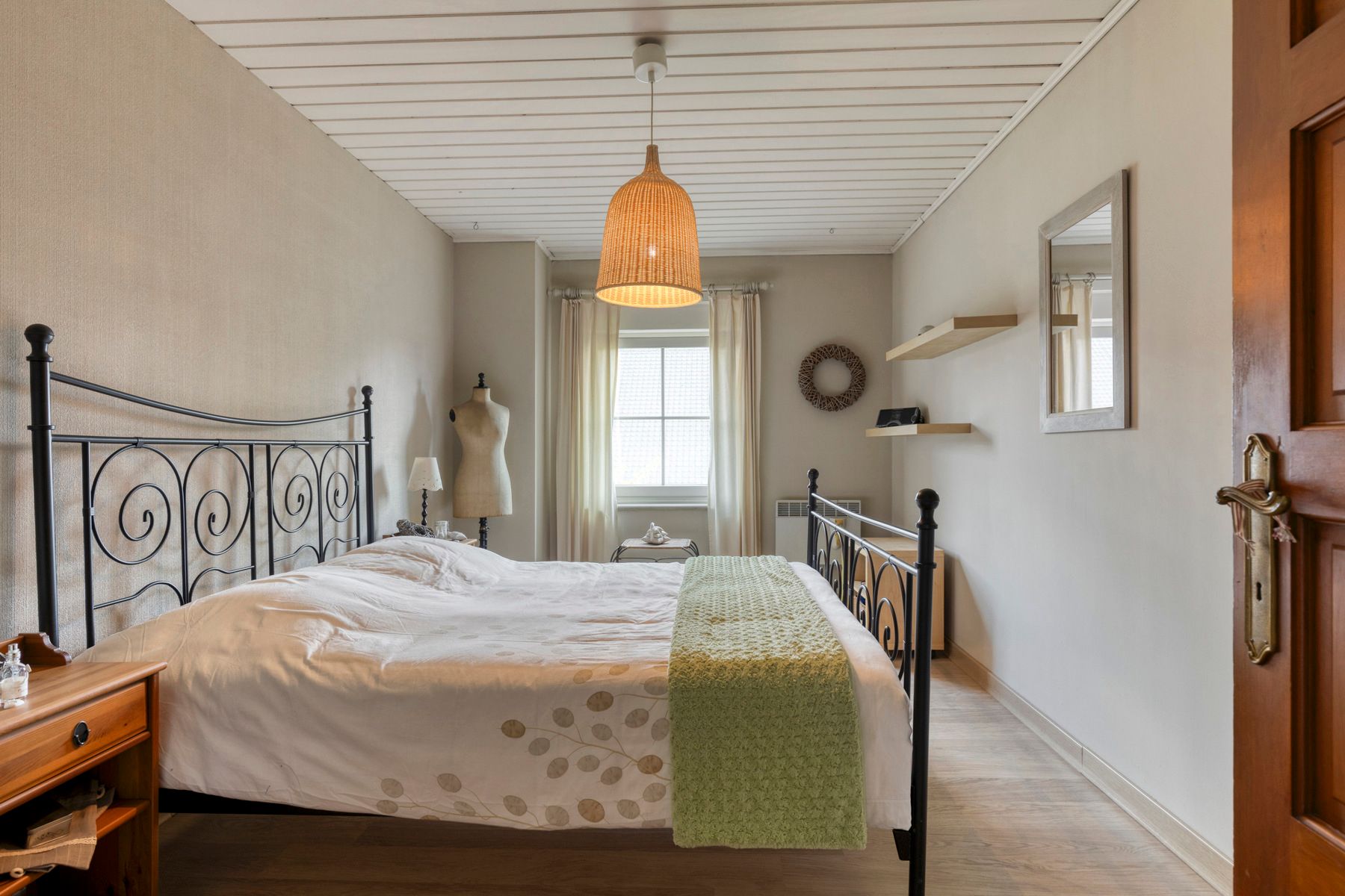 Woning met loods en vrachtwagenparking op toplocatie foto 18