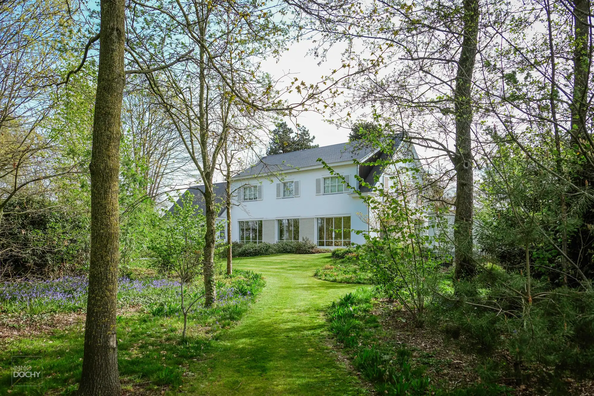 Prachtige villa afgewerkt met de grootste finesse foto {{pictureIndex}}