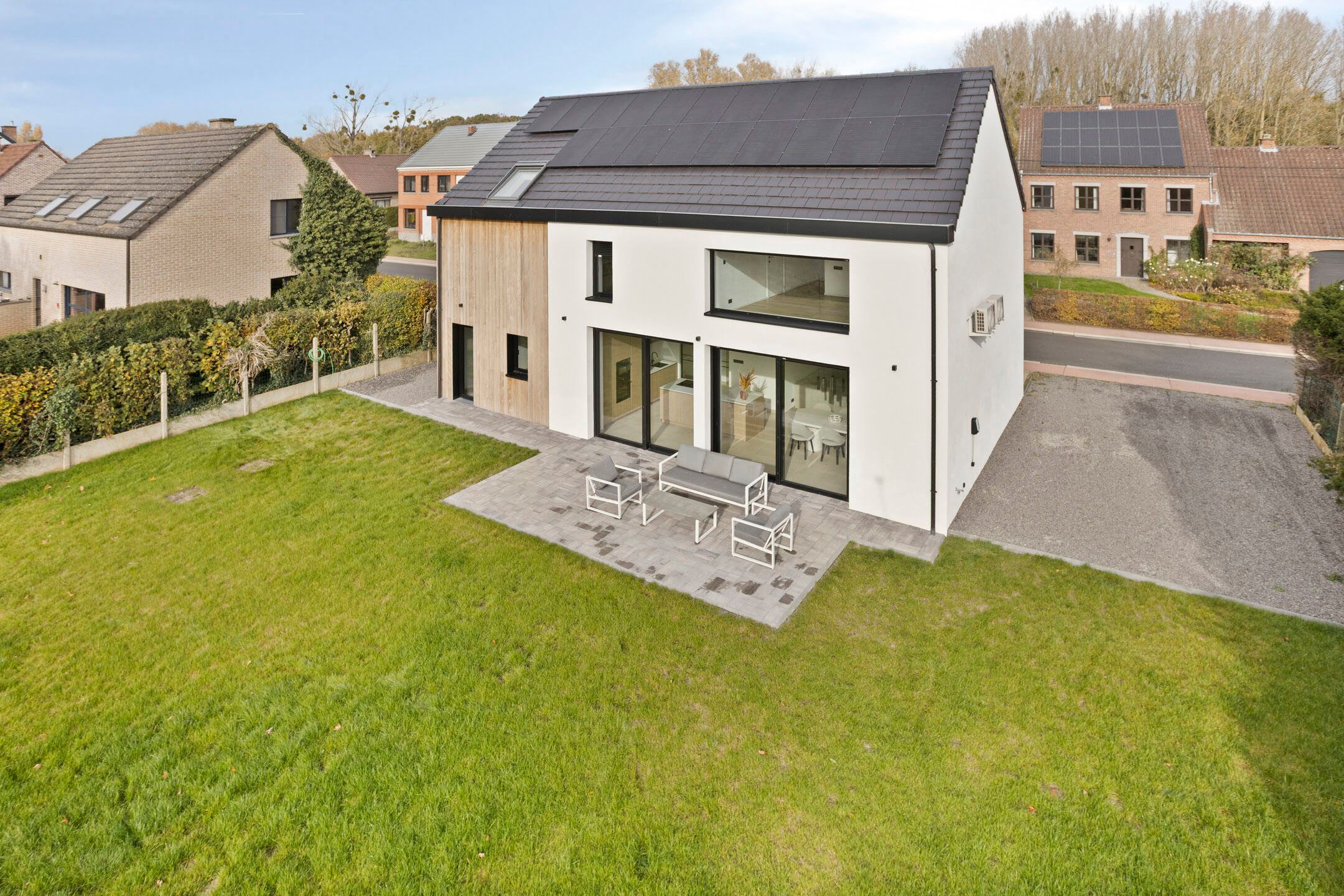Moderne, energiezuinige woning met luxe afwerking foto 22