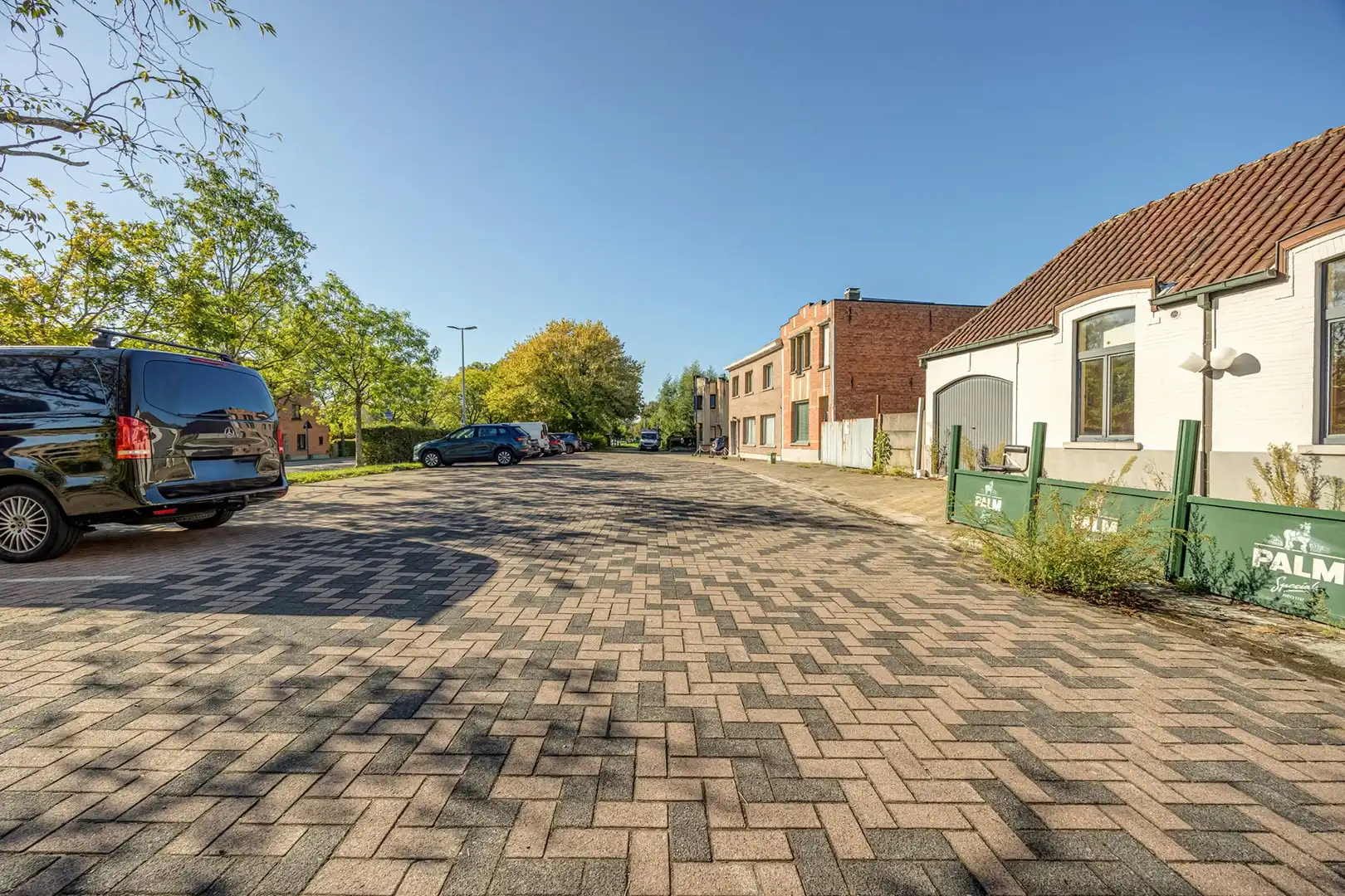 Handelshuis op unieke ligging in Belsele foto 17