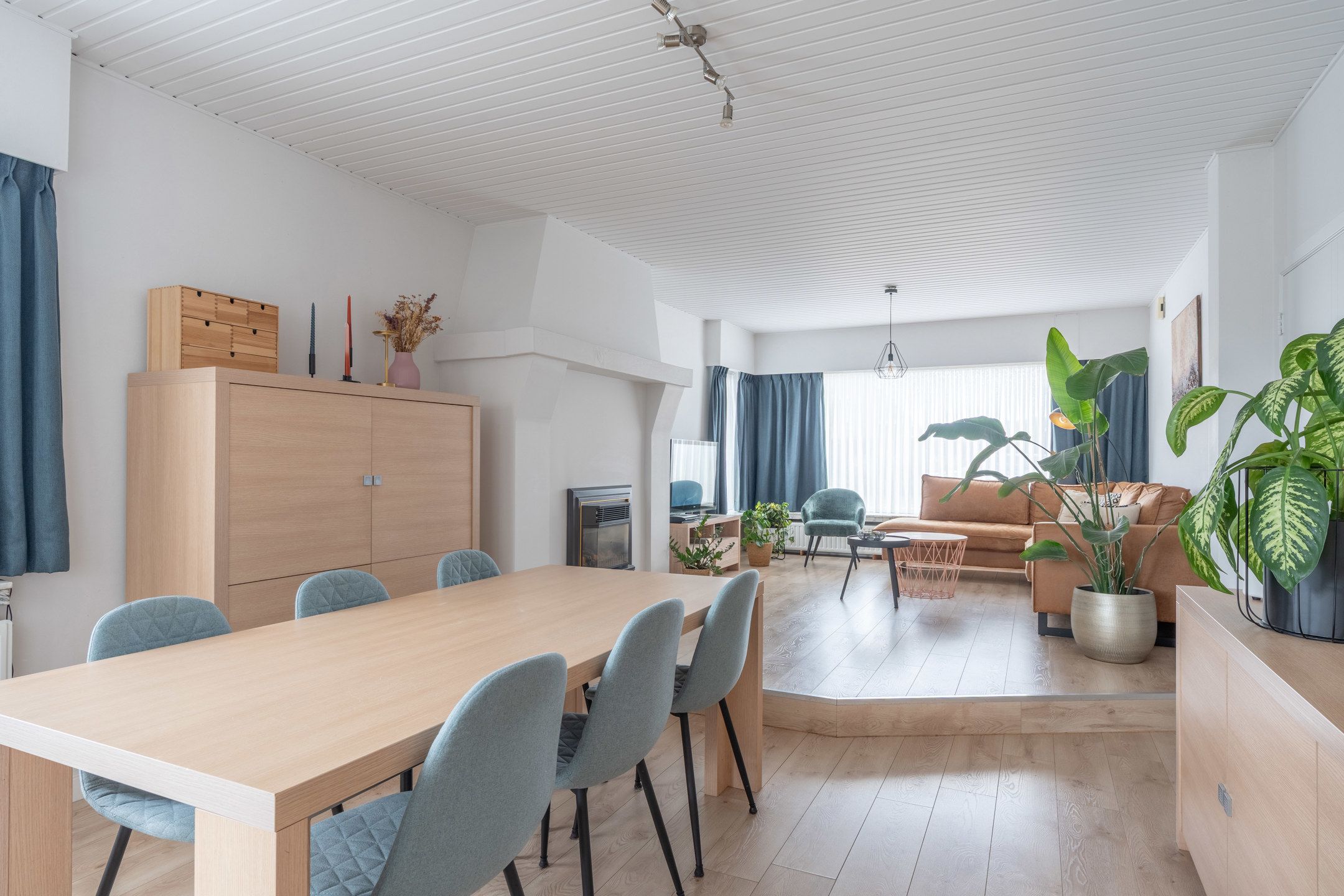Woning bestaande uit twee appartementen op 985m² perceel. foto 8