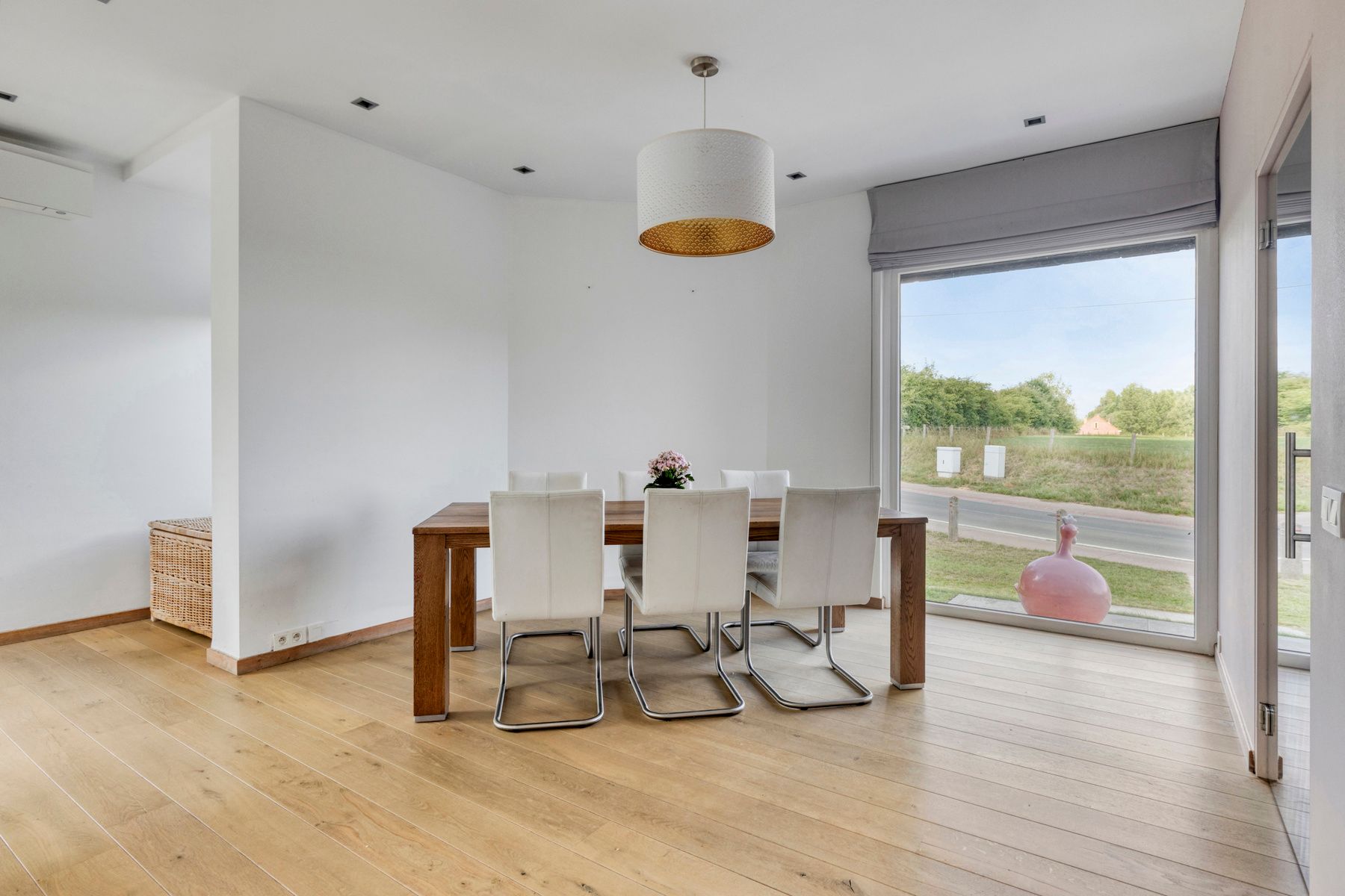 Stijlvolle villa op toplocatie in het groen foto 3