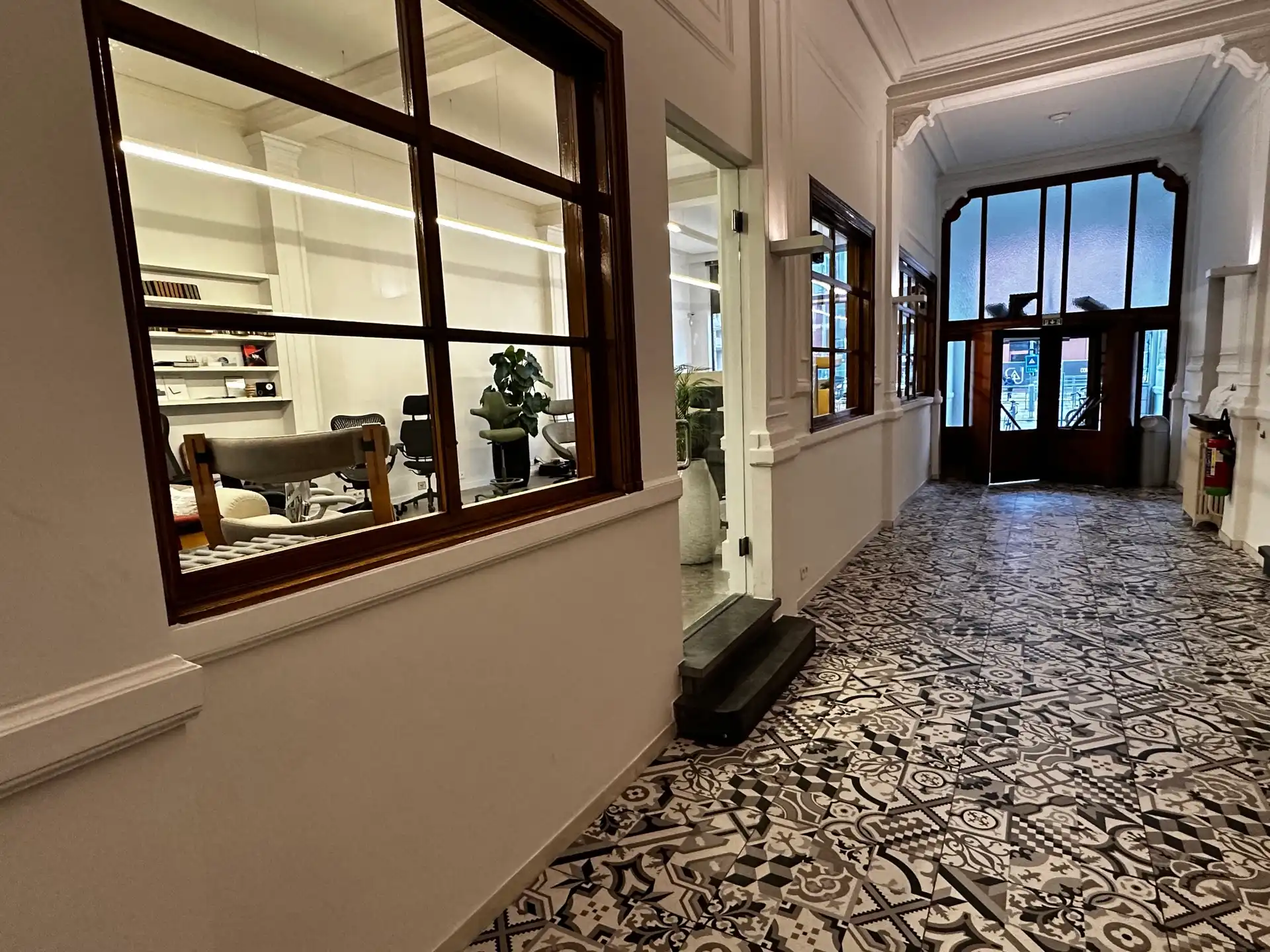 Flagship kantoor/showroom van 150 m² in iconisch gebouw foto 2