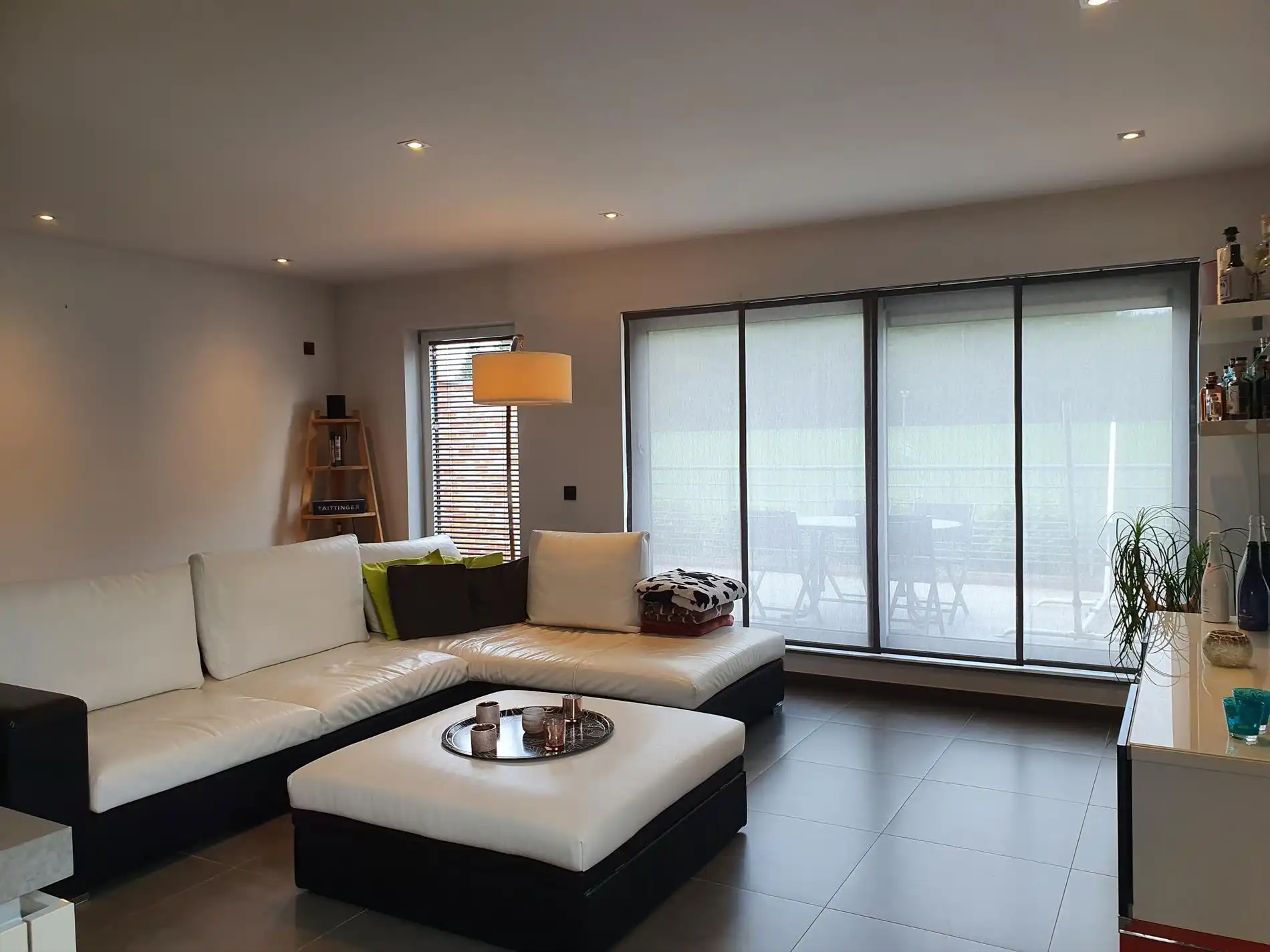 Appartement met 2 slaapkamers, ruim terras en autostaanplaats te OLV Olen ! foto 9