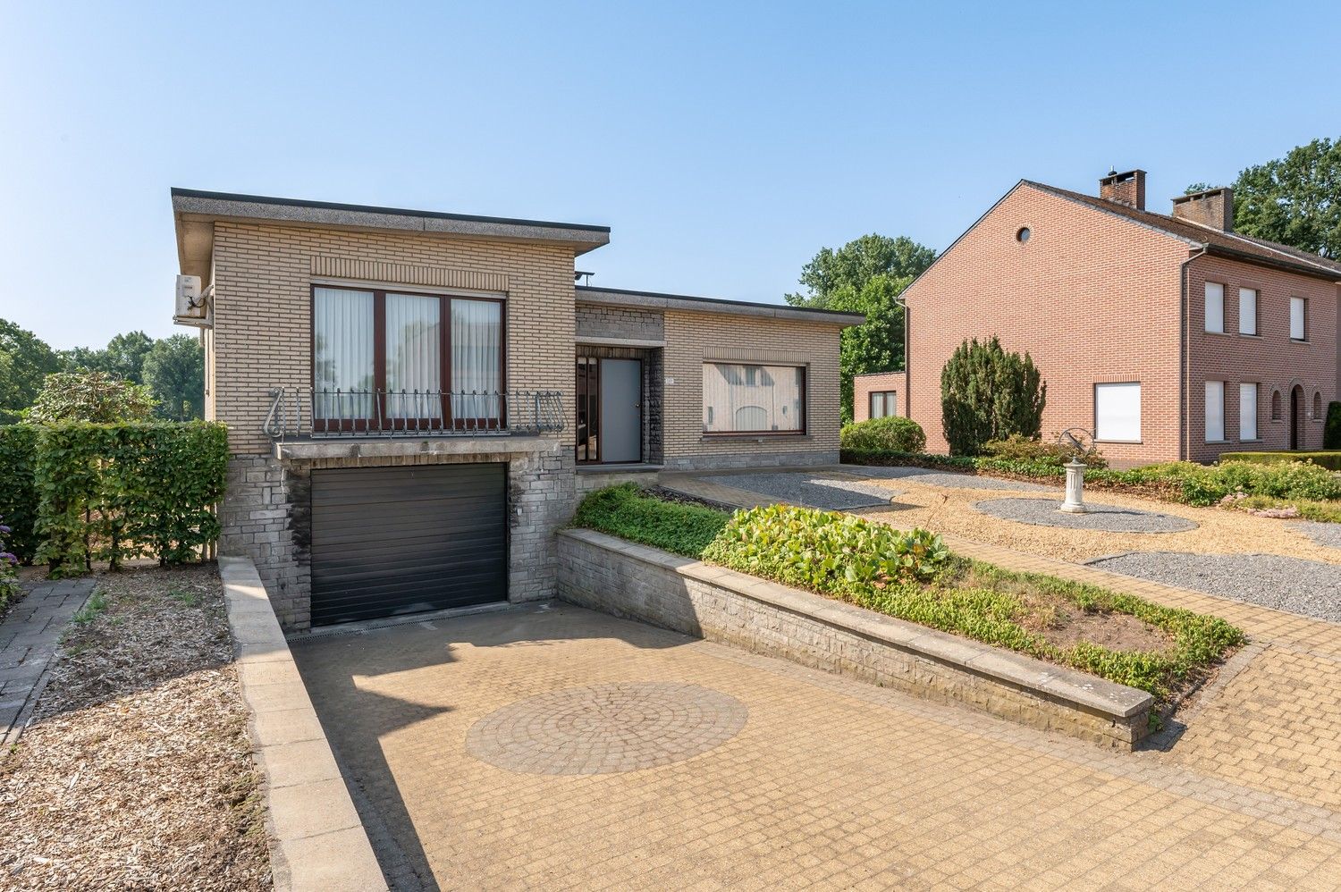 Hoofdfoto van de publicatie: Te renoveren woning  – rust en groen uitzicht gegarandeerd