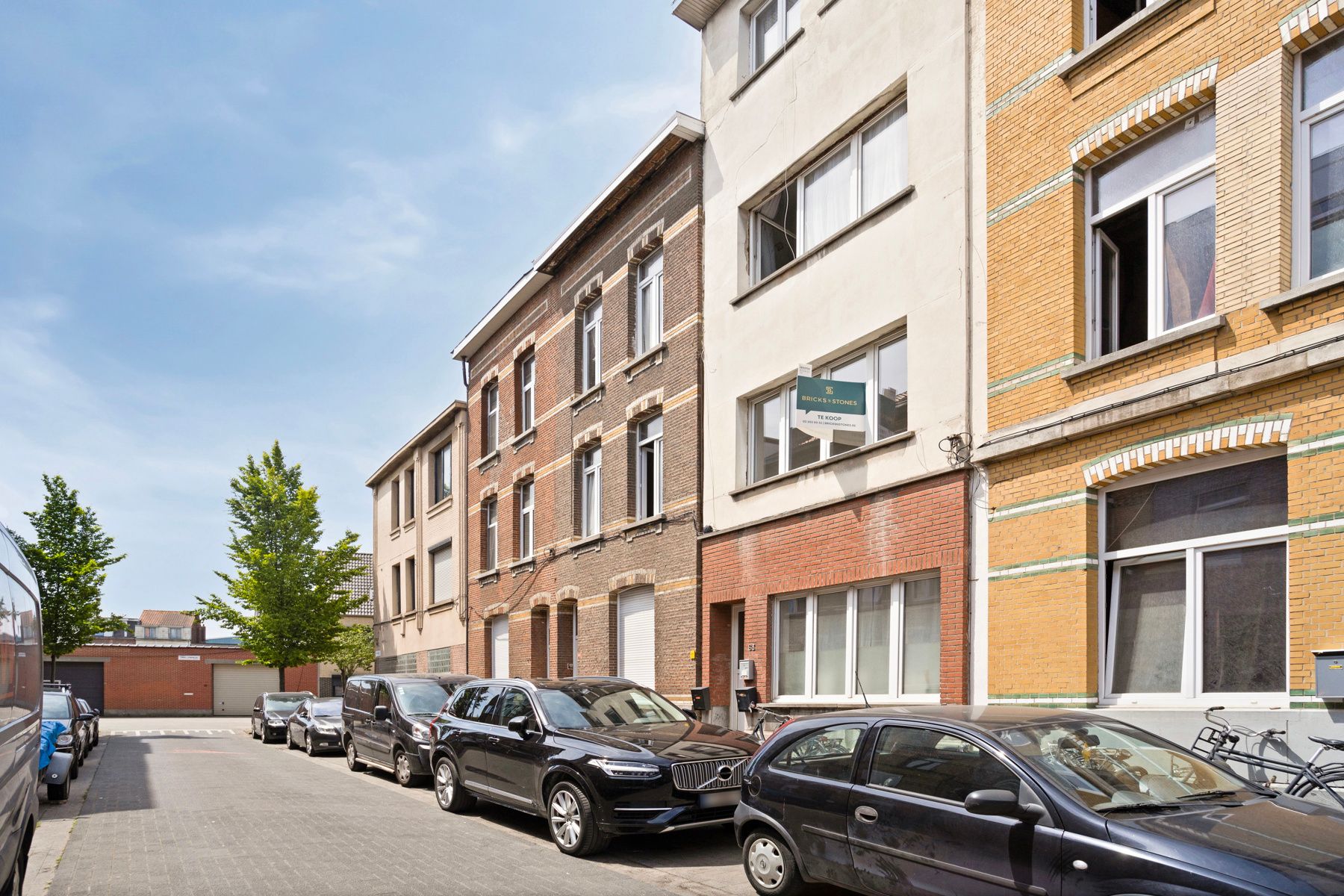 Totaal gerenoveerd, instapklaar appartement foto 13