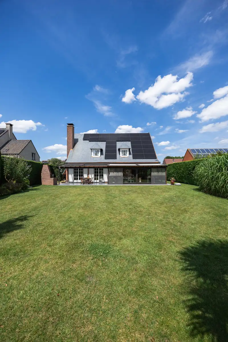 Rustig gelegen, charmante villa met riante tuin en zwembad foto 8