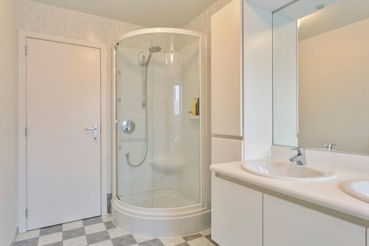 Instapklare woning met 4 slpks in het hart van Stalhille foto 11