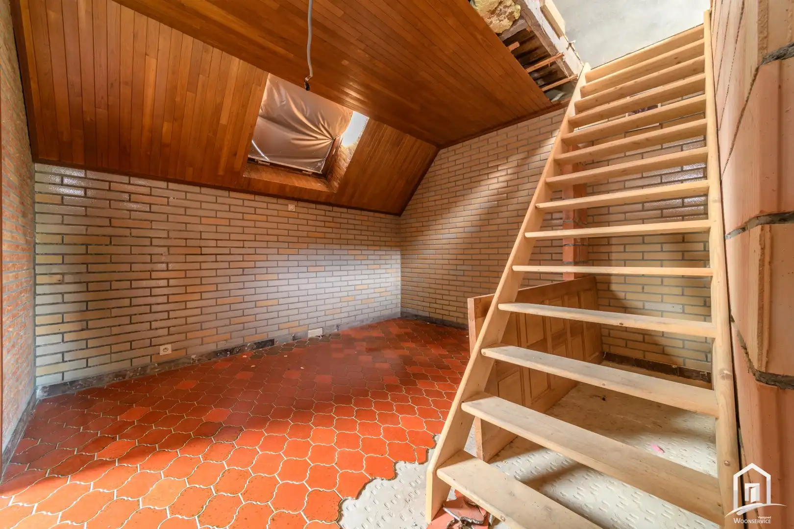 Te renoveren ruime, karaktervolle gezinswoning te Aalst foto 12
