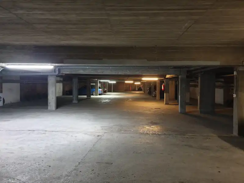 2 overdekte autostaanplaatsen op toplocatie aan Station Nekkerspoel foto 3