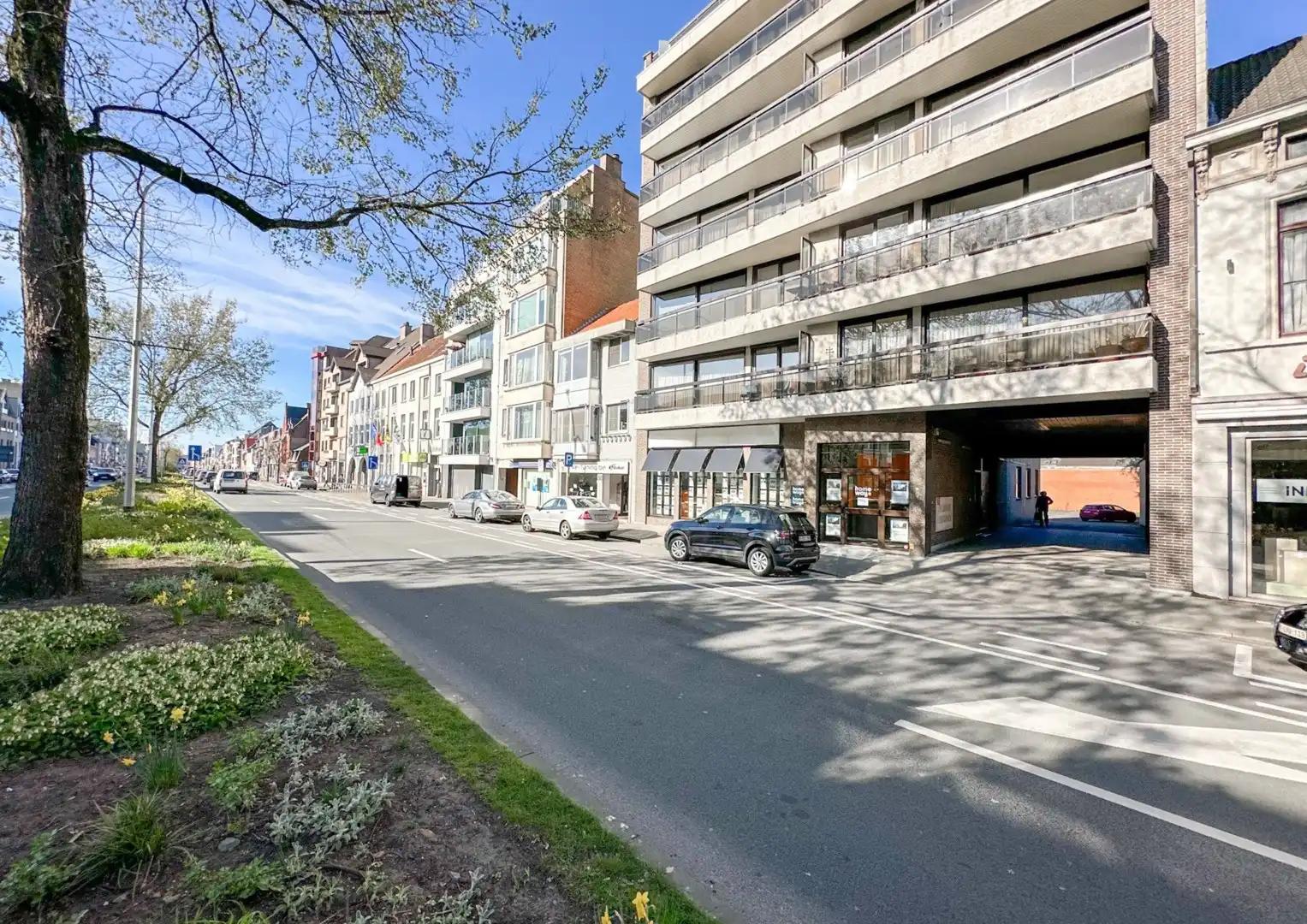 Commercieel gelijkvloers met grote zichtbaarheid in centrum! foto 2