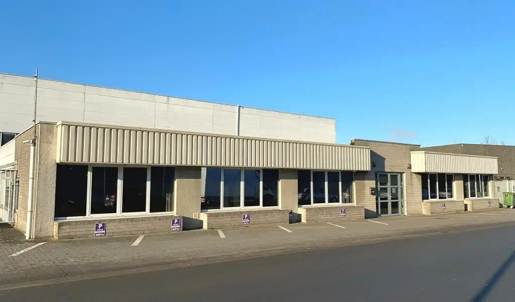Budgetvriendelijk kantoor te huur bij E40 in Wetteren foto {{pictureIndex}}