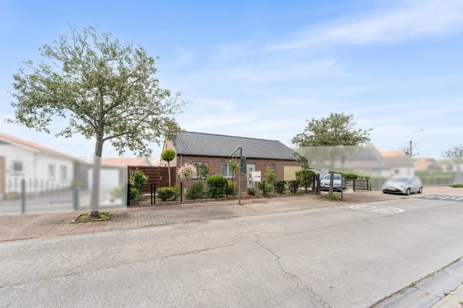 Instapklare gelijkvloerse villa te koop in hartje Vosseslag - De Haan! foto 2