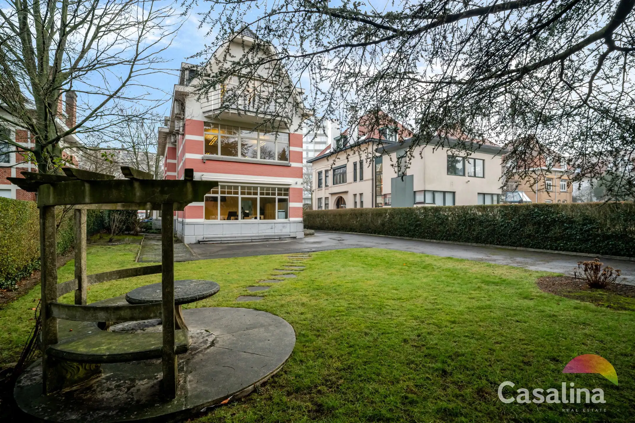 Kantoorgebouw met appartement & parkeerplaatsen  ±535m² foto 3
